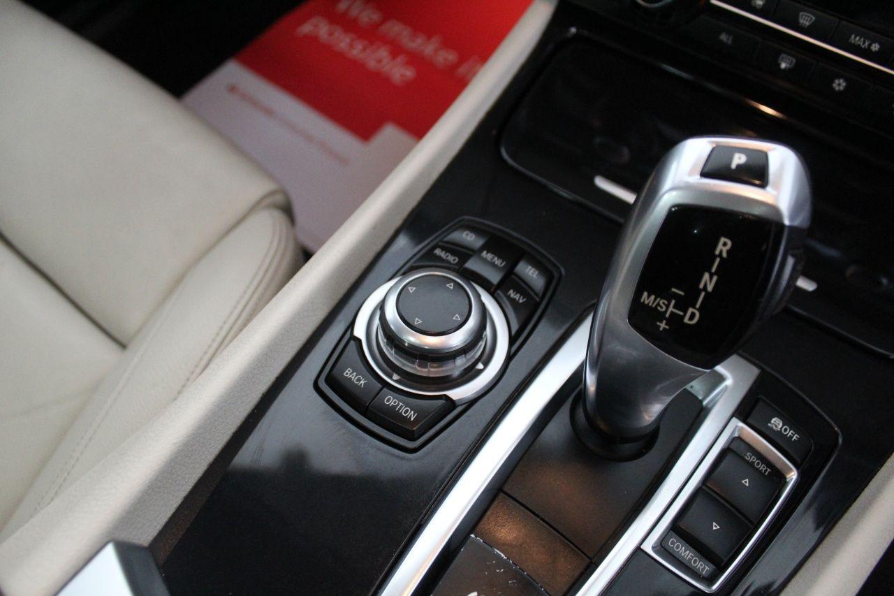 BMW 5 Series view 45