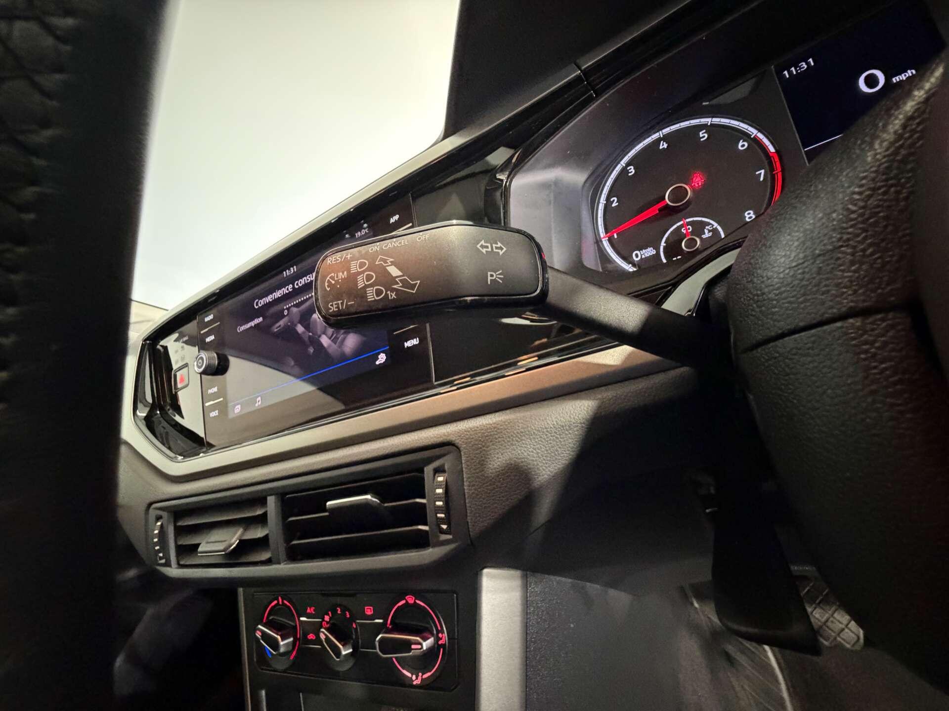 Volkswagen Polo view 30
