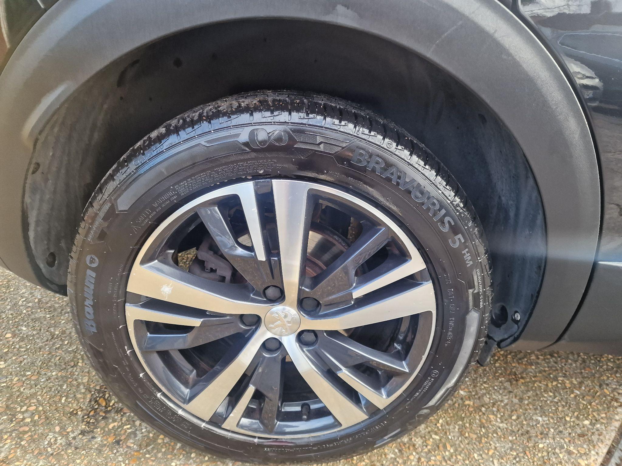2019 Peugeot 3008 1.2 PureTech Allure Euro 6 (s/s) 5dr • 96,000 miles image 8