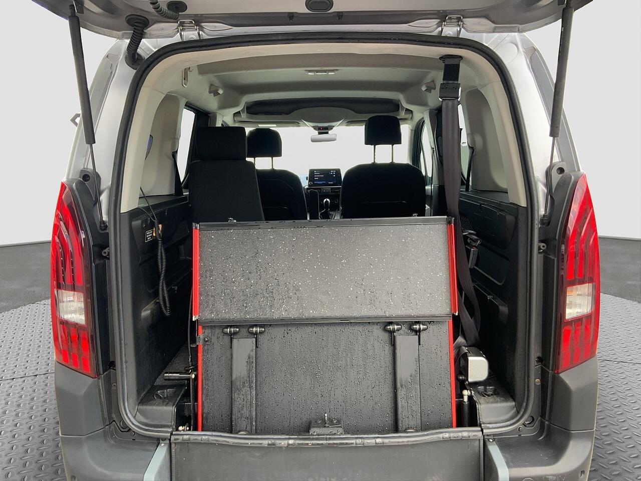 Peugeot Rifter view 19
