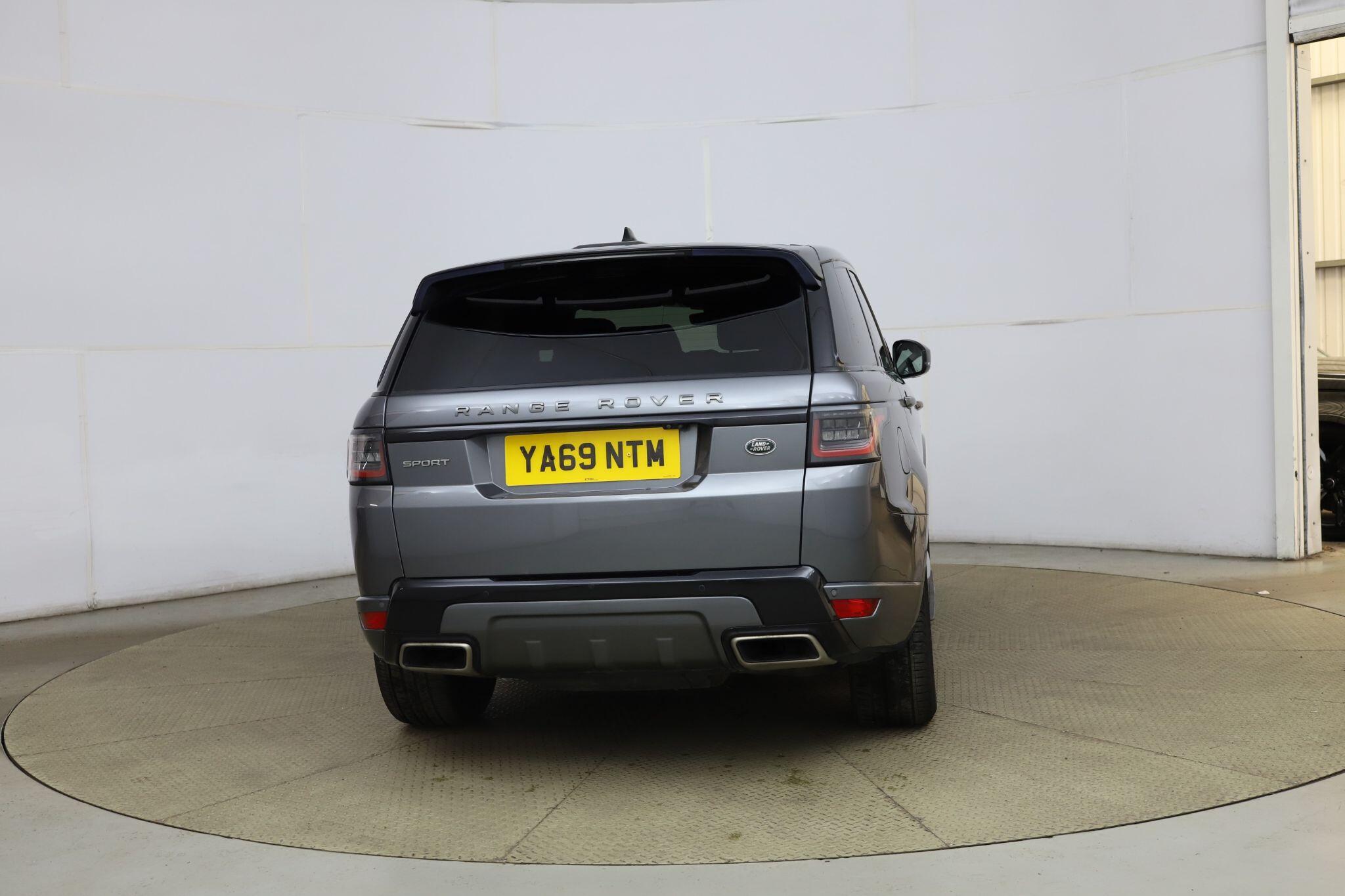 Land Rover Range Rover Sport view 4