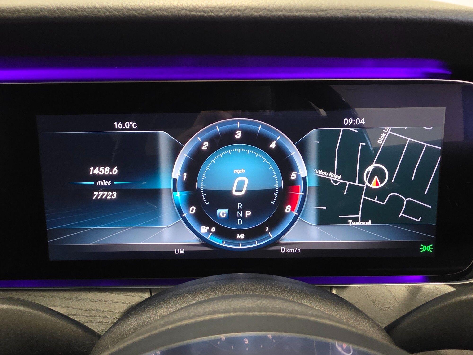 Mercedes-Benz E-Class view 34