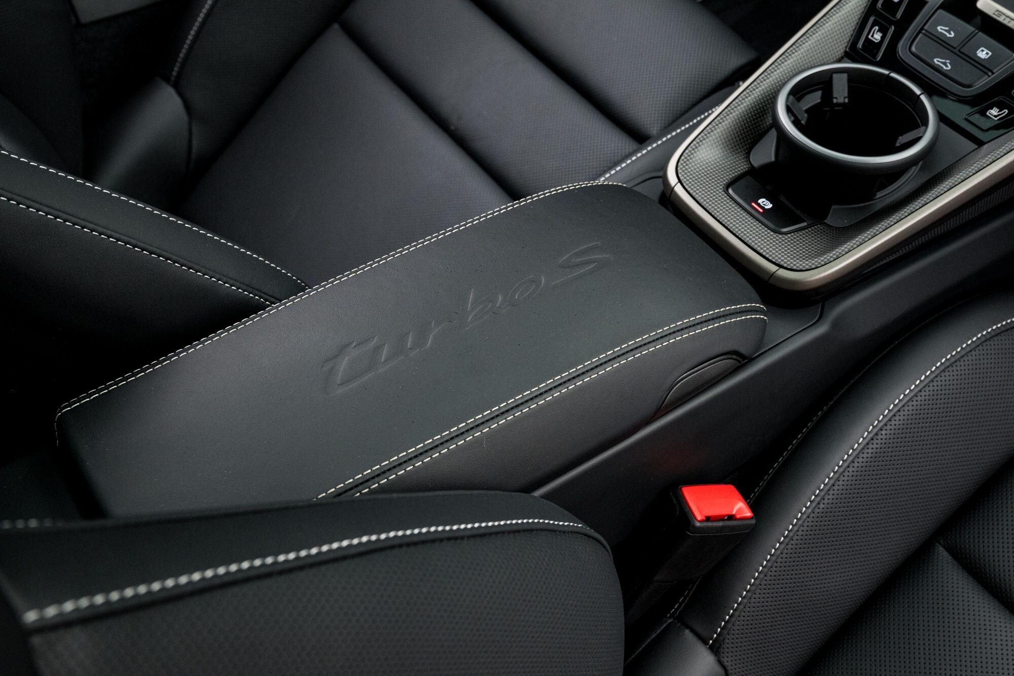 Porsche 911 view 63