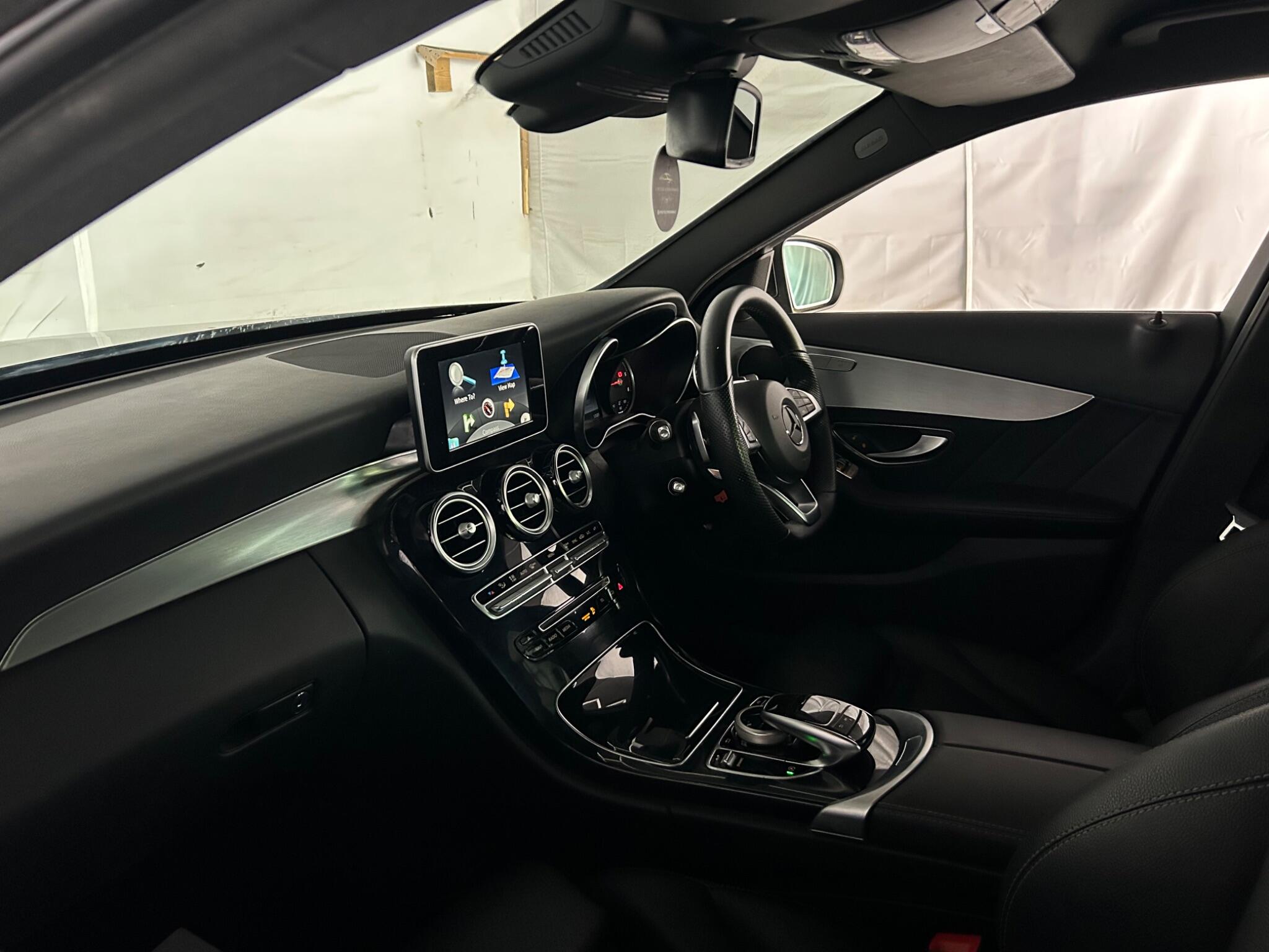 Mercedes-Benz C-Class view 17