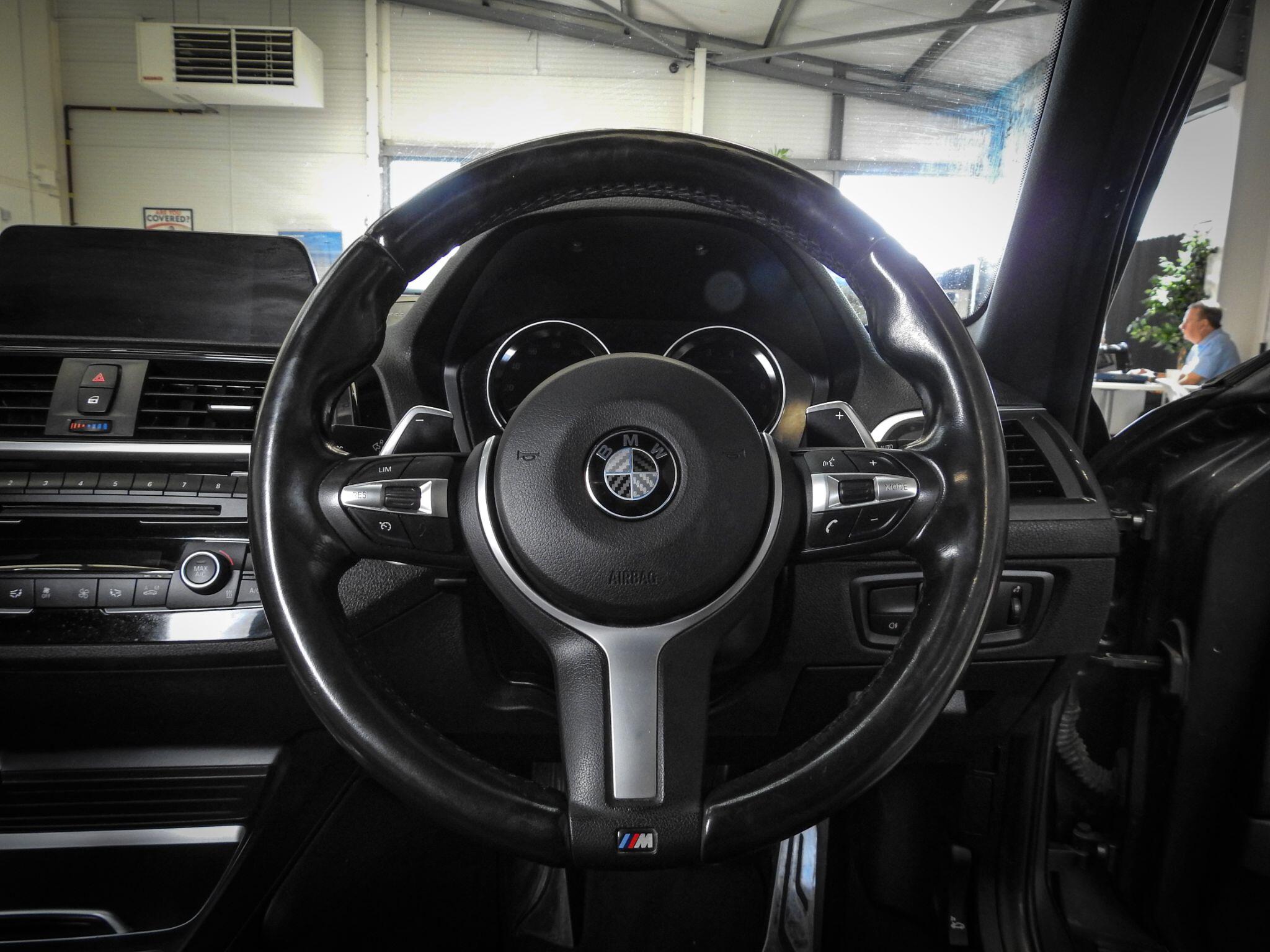 BMW 1 Series view 25