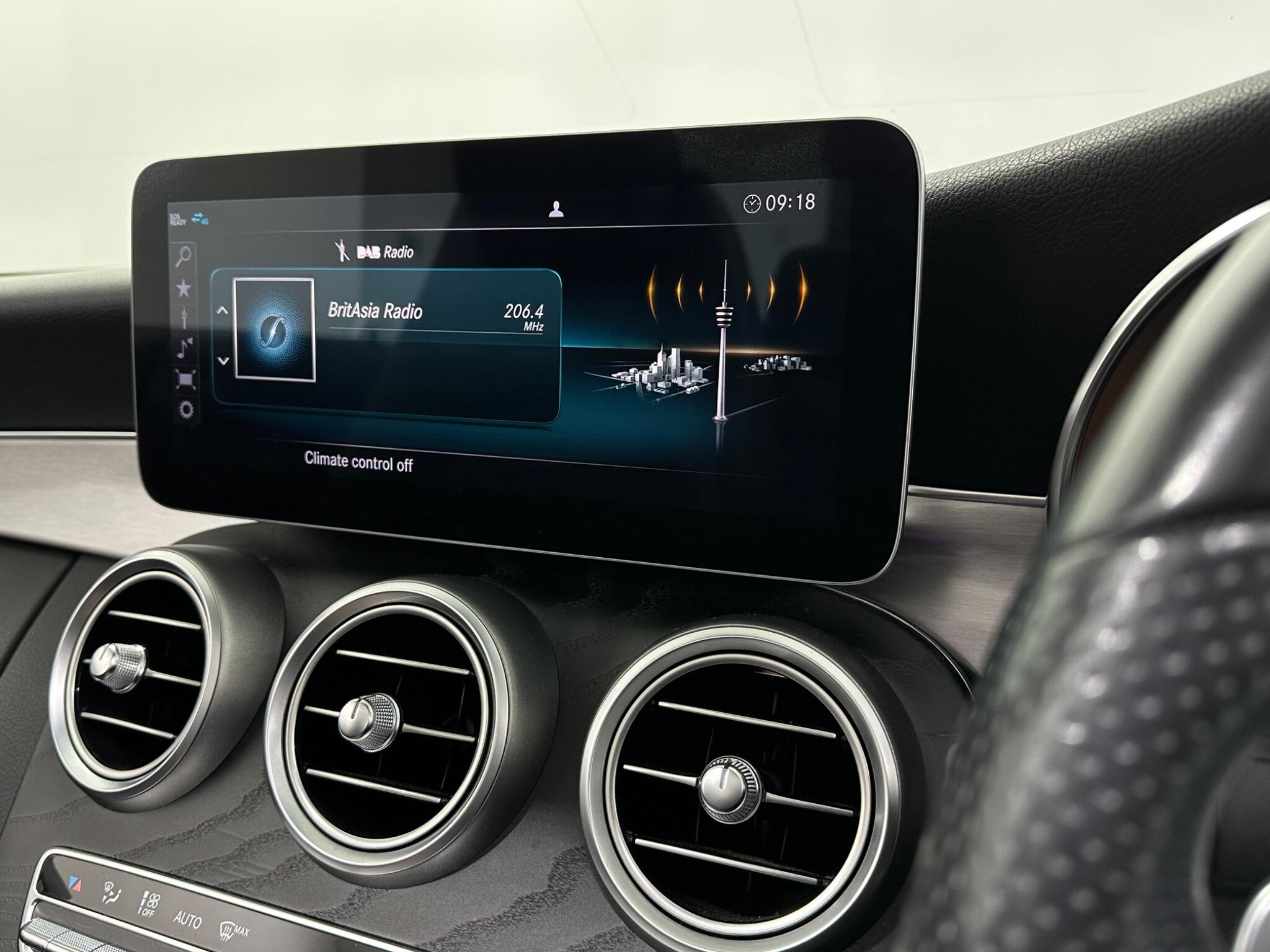 Mercedes-Benz C-Class view 28