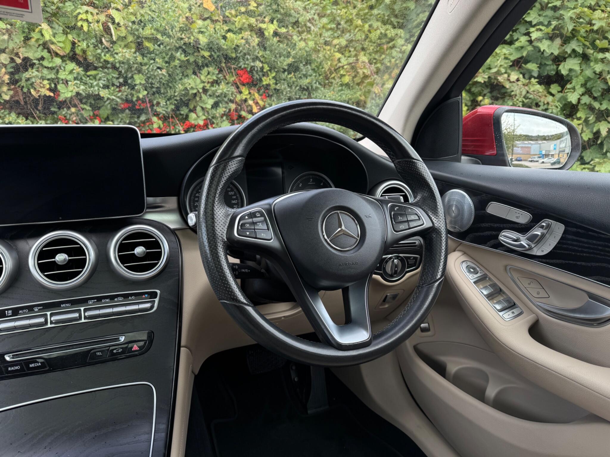Mercedes-Benz GLC view 39