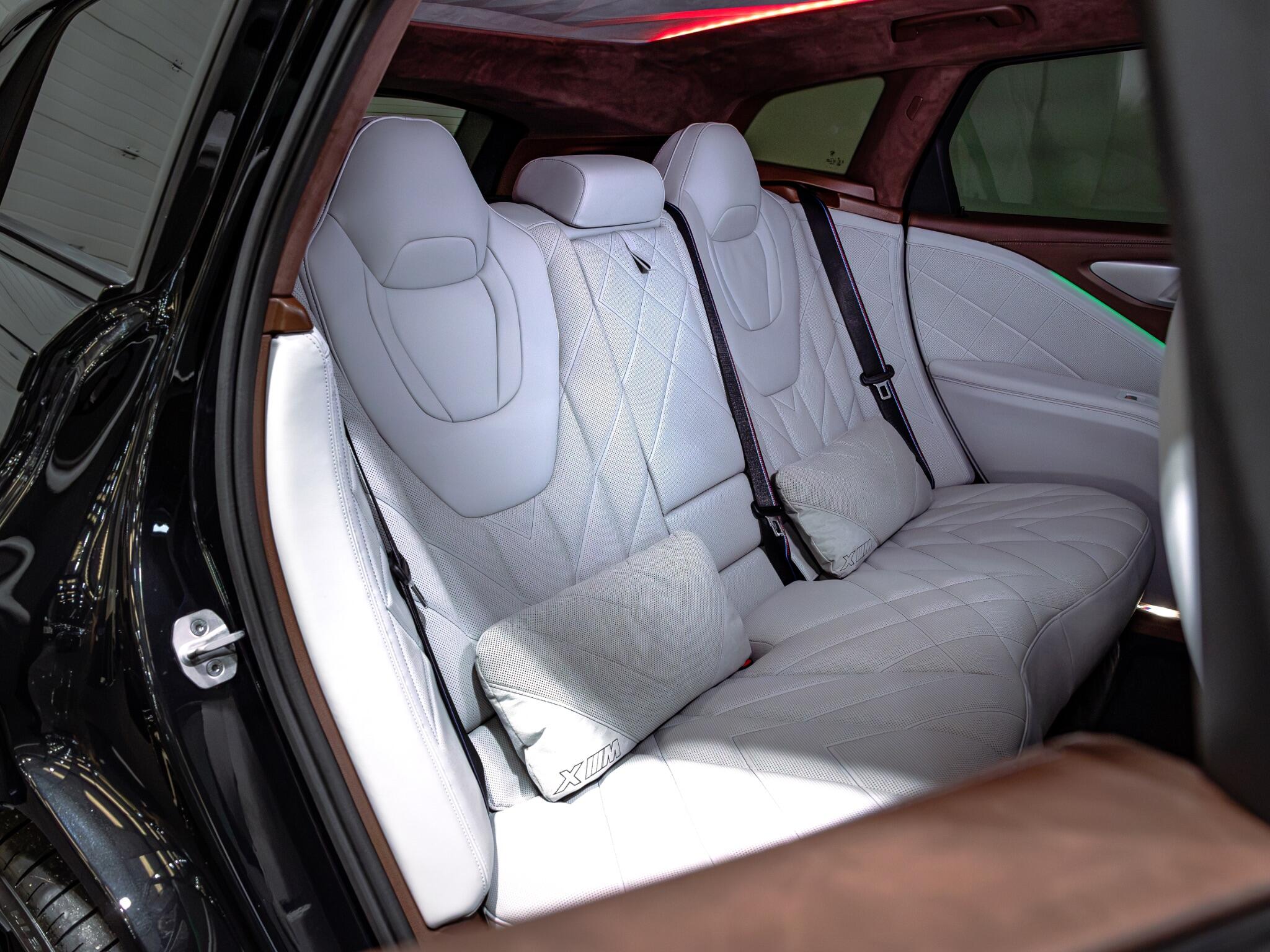 BMW XM view 32