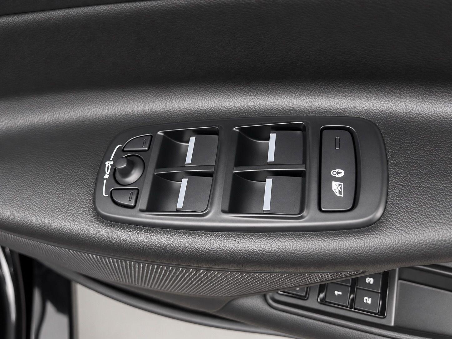 Jaguar Xe view 18