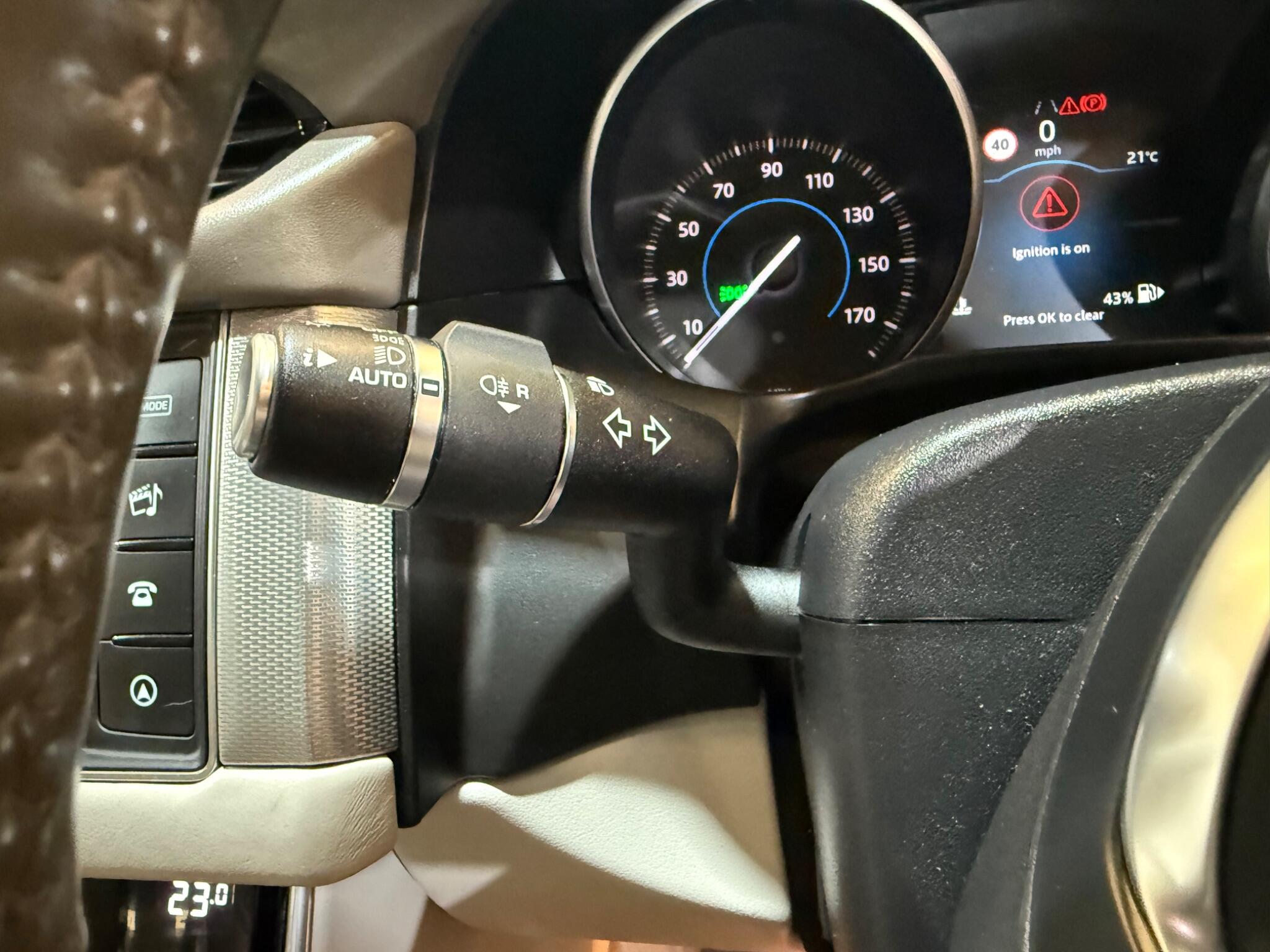 Jaguar XF view 29