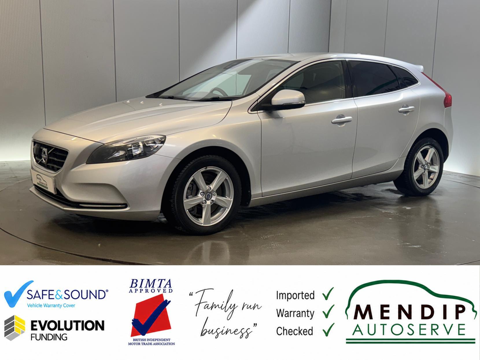 Volvo V40 view 3