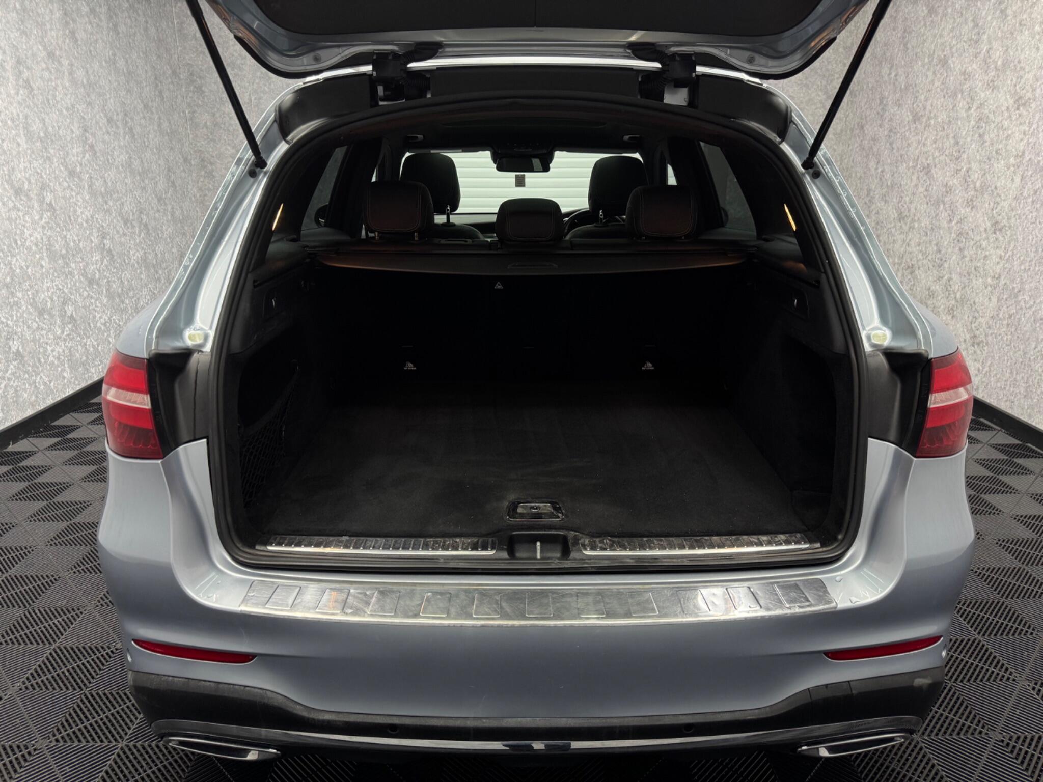 Mercedes-Benz GLC view 33
