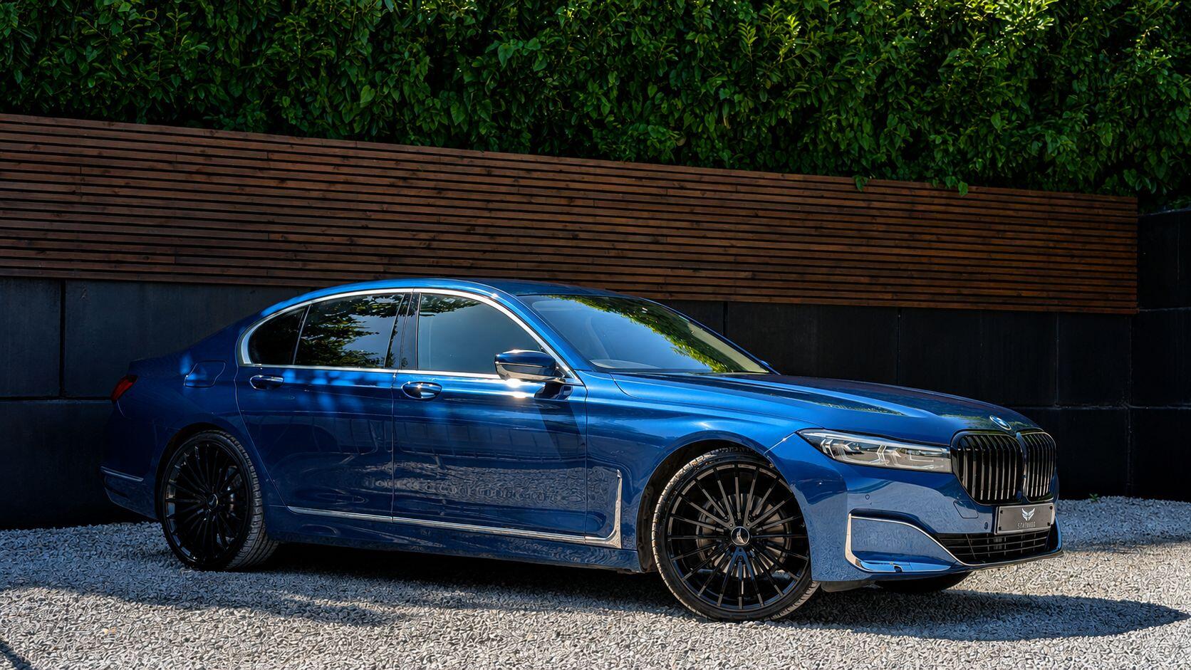 BMW 7 Series view 4