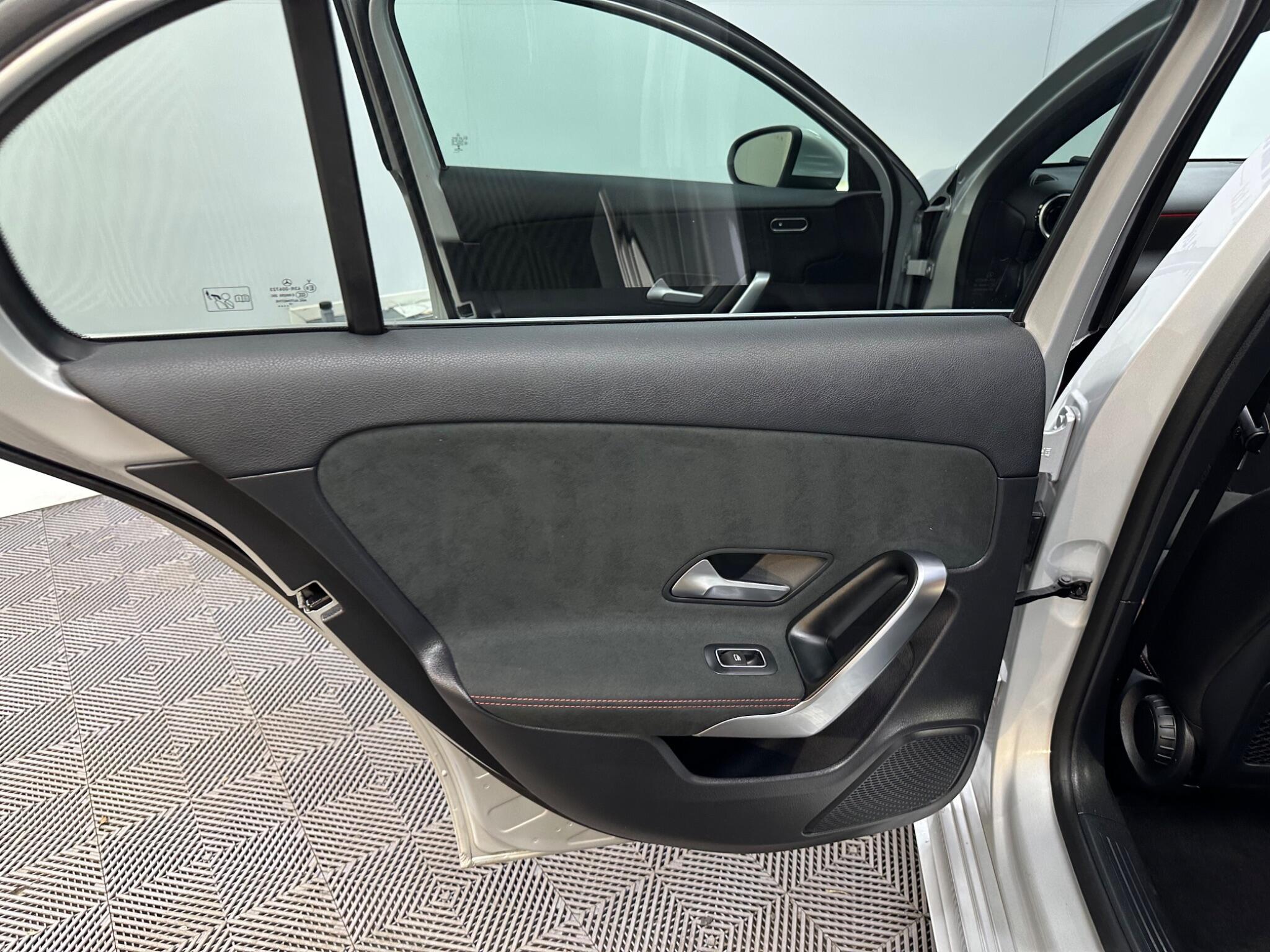 Mercedes-Benz A-Class view 39