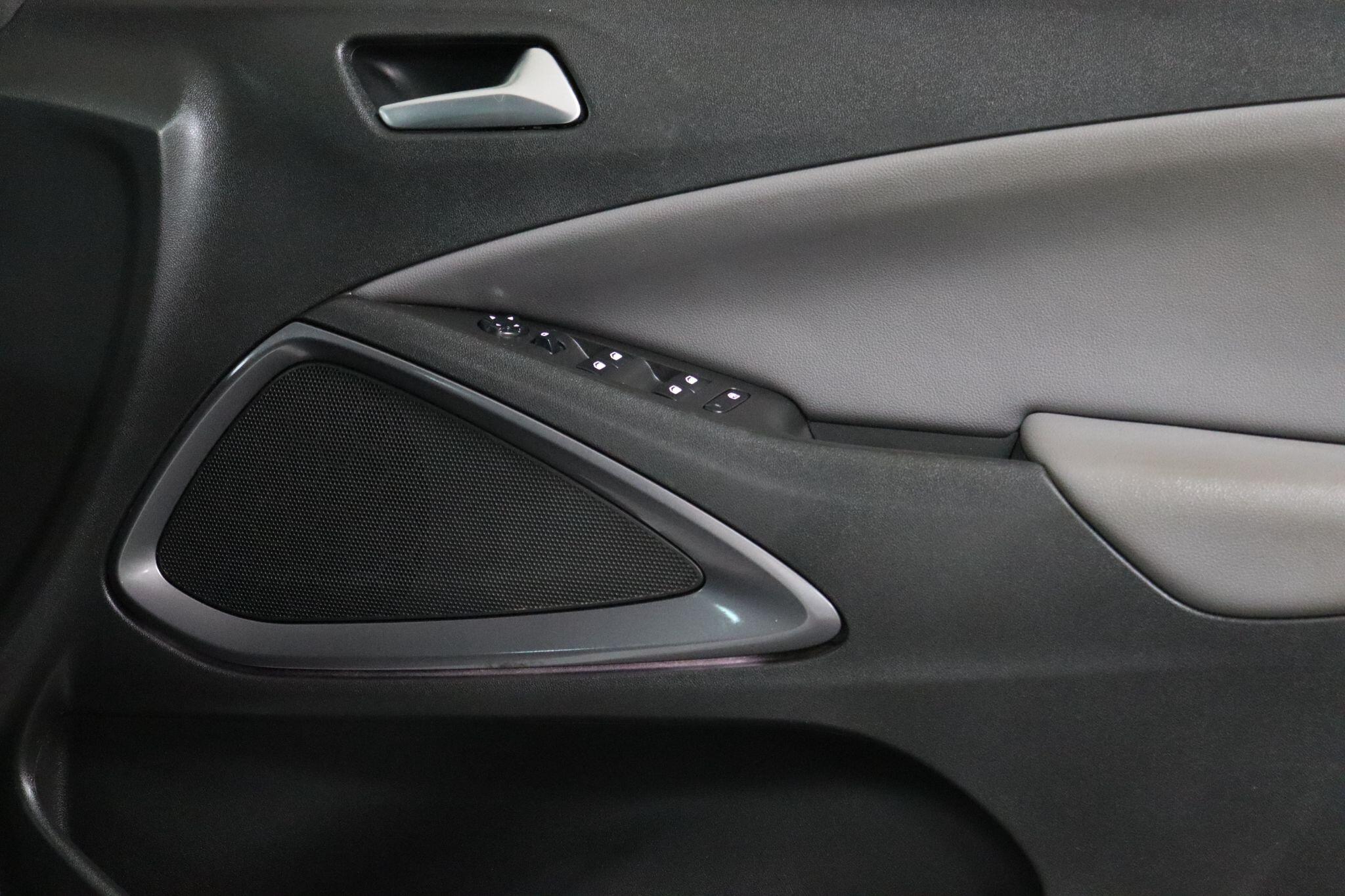 Vauxhall Crossland X view 36