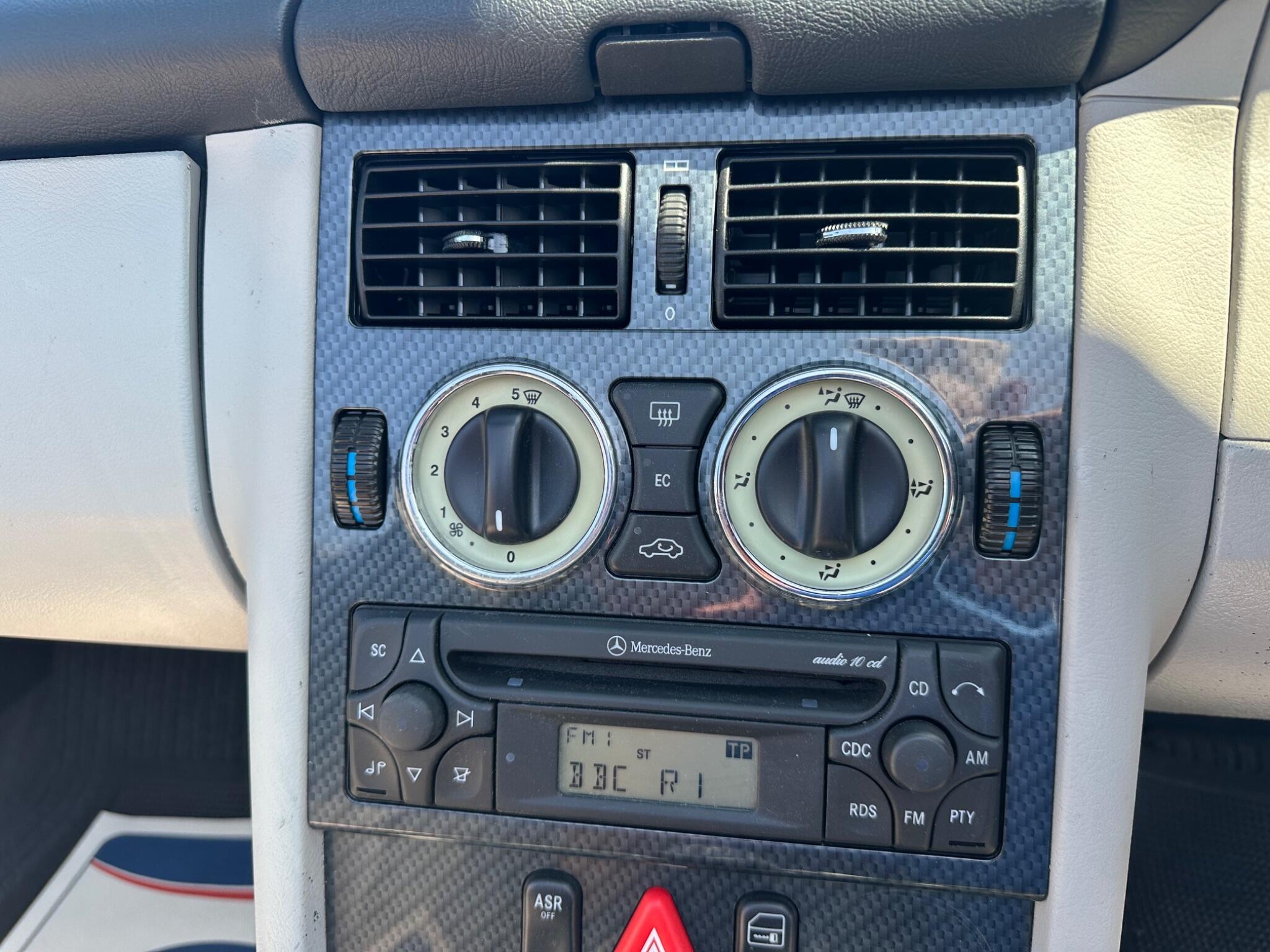 Mercedes-Benz SLK view 31