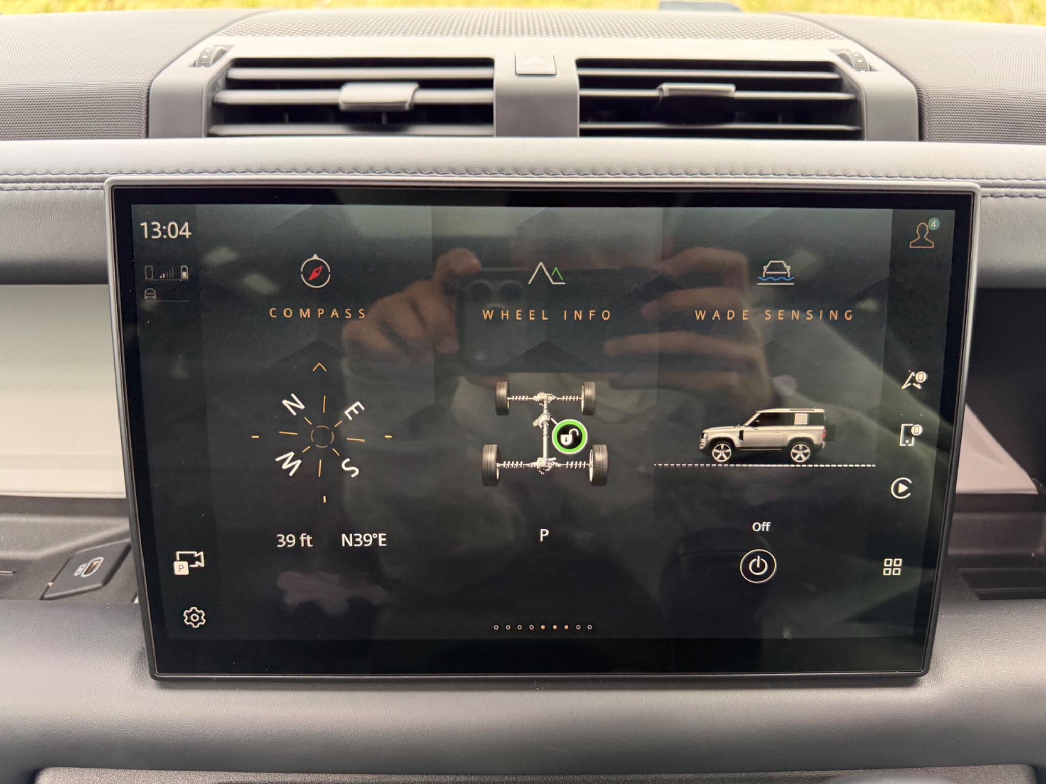 Land Rover Defender view 17