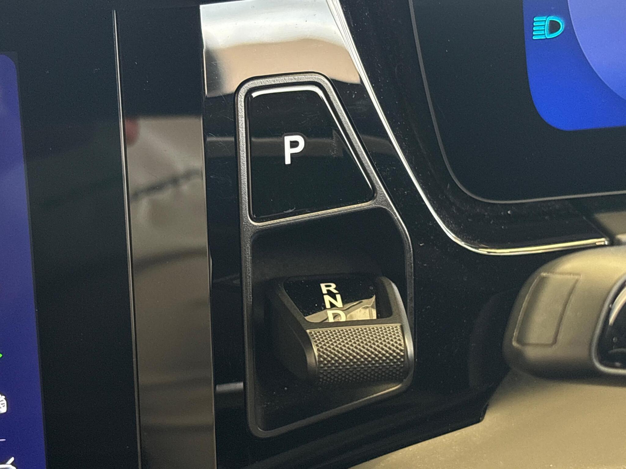 Porsche Macan view 12