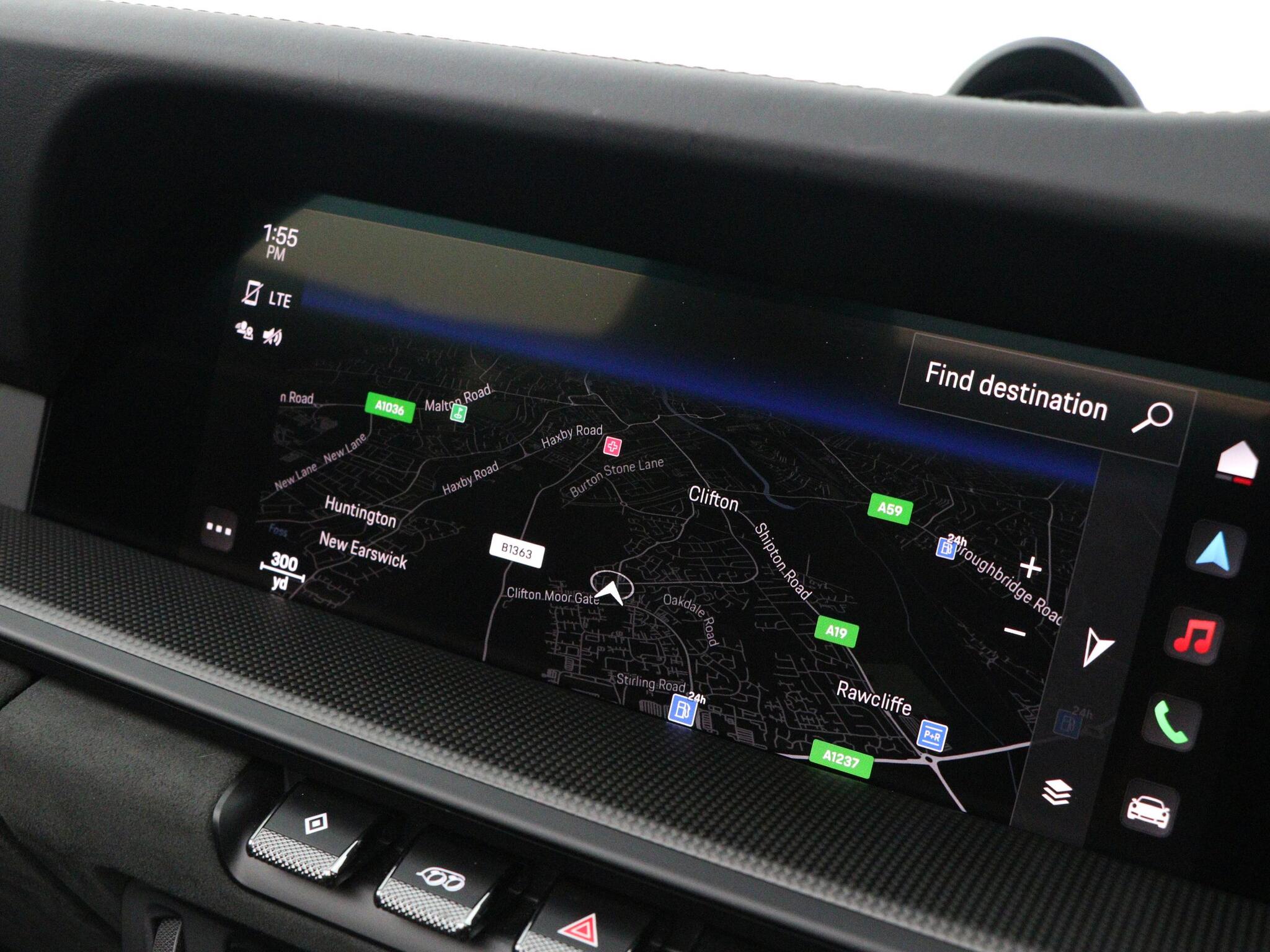 Porsche 911 view 45