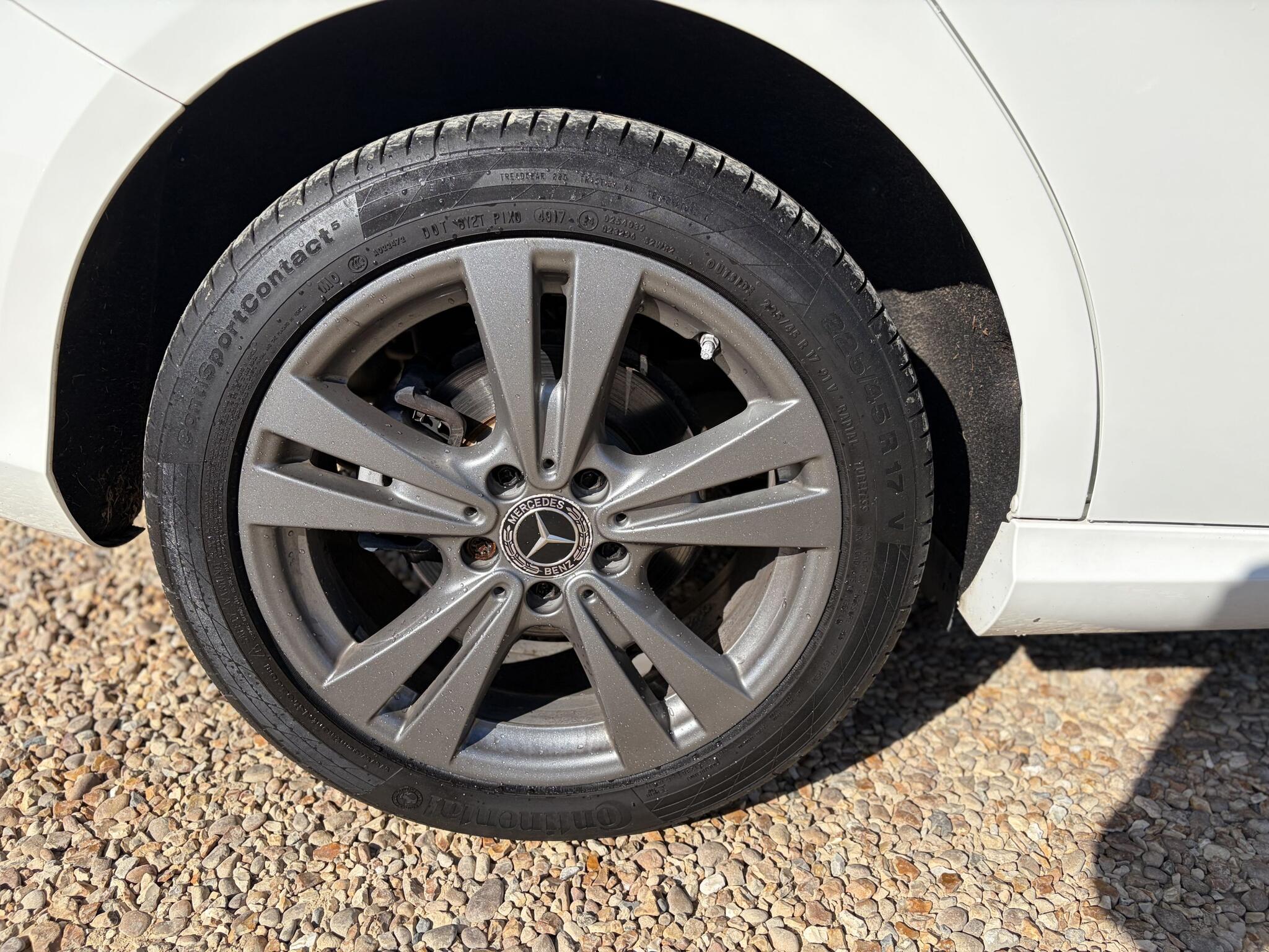 Mercedes-Benz B-Class view 13