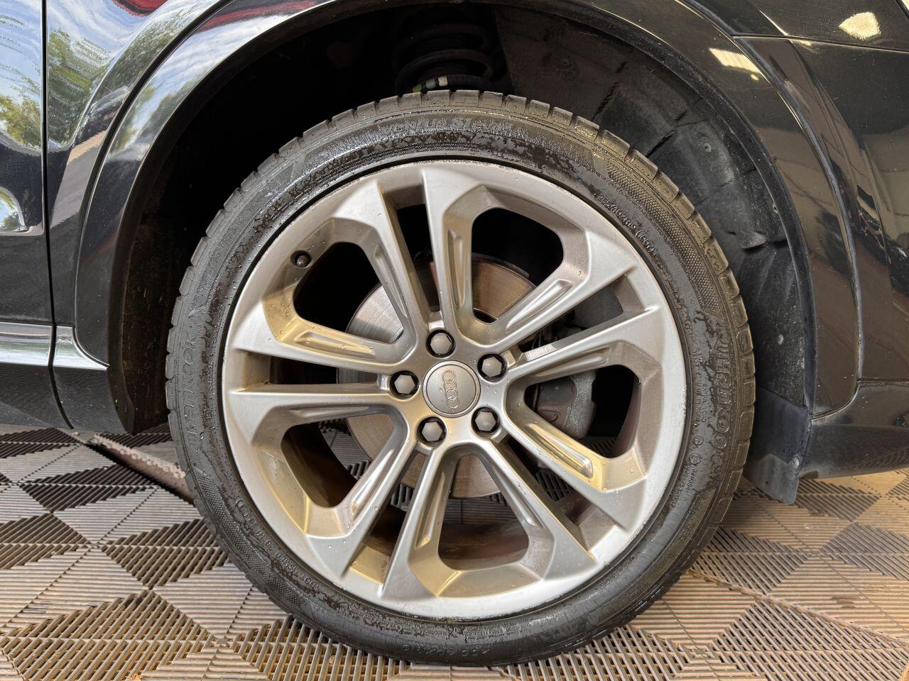 Audi Q3 view 27