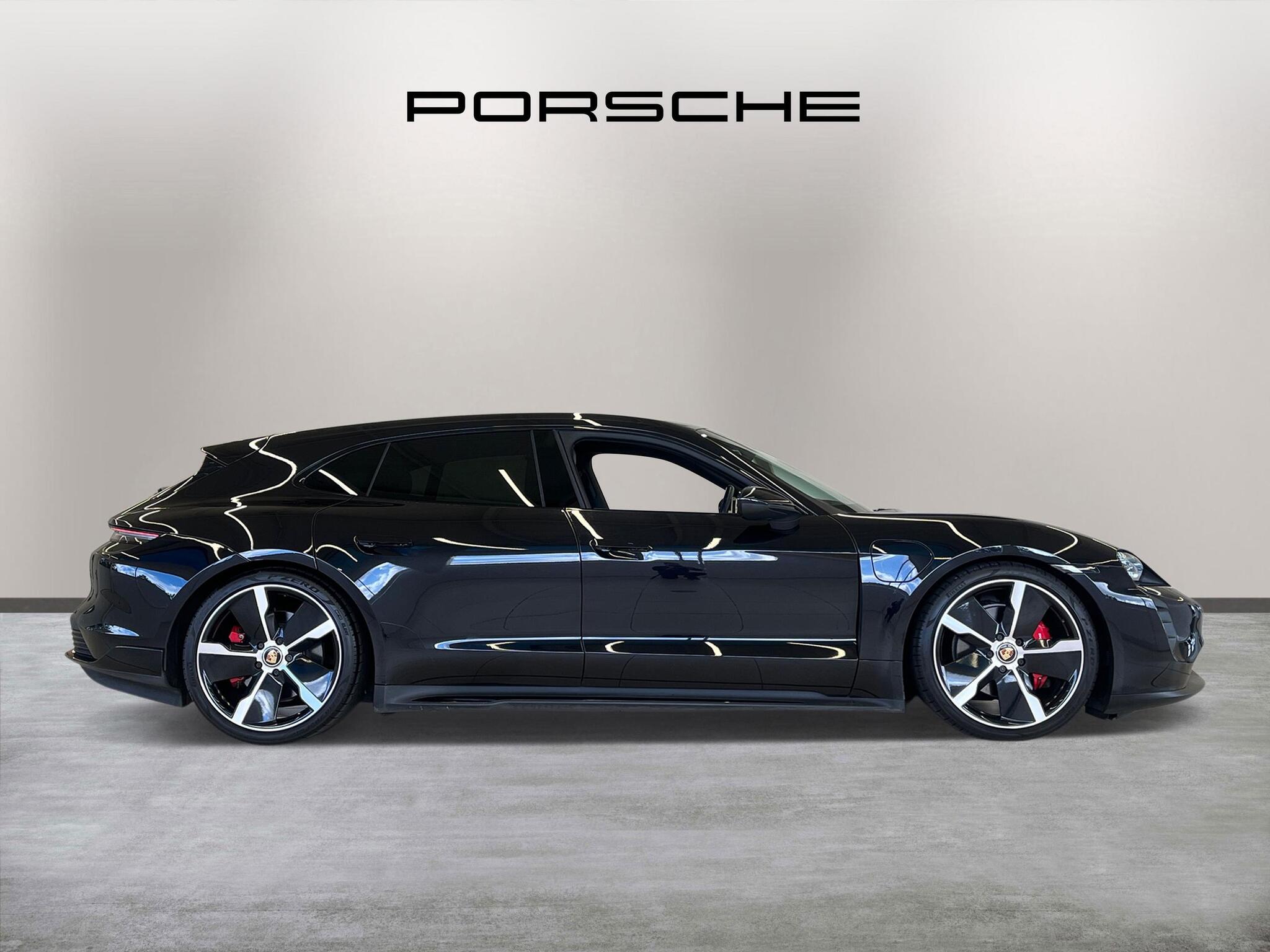 Porsche Taycan view 8