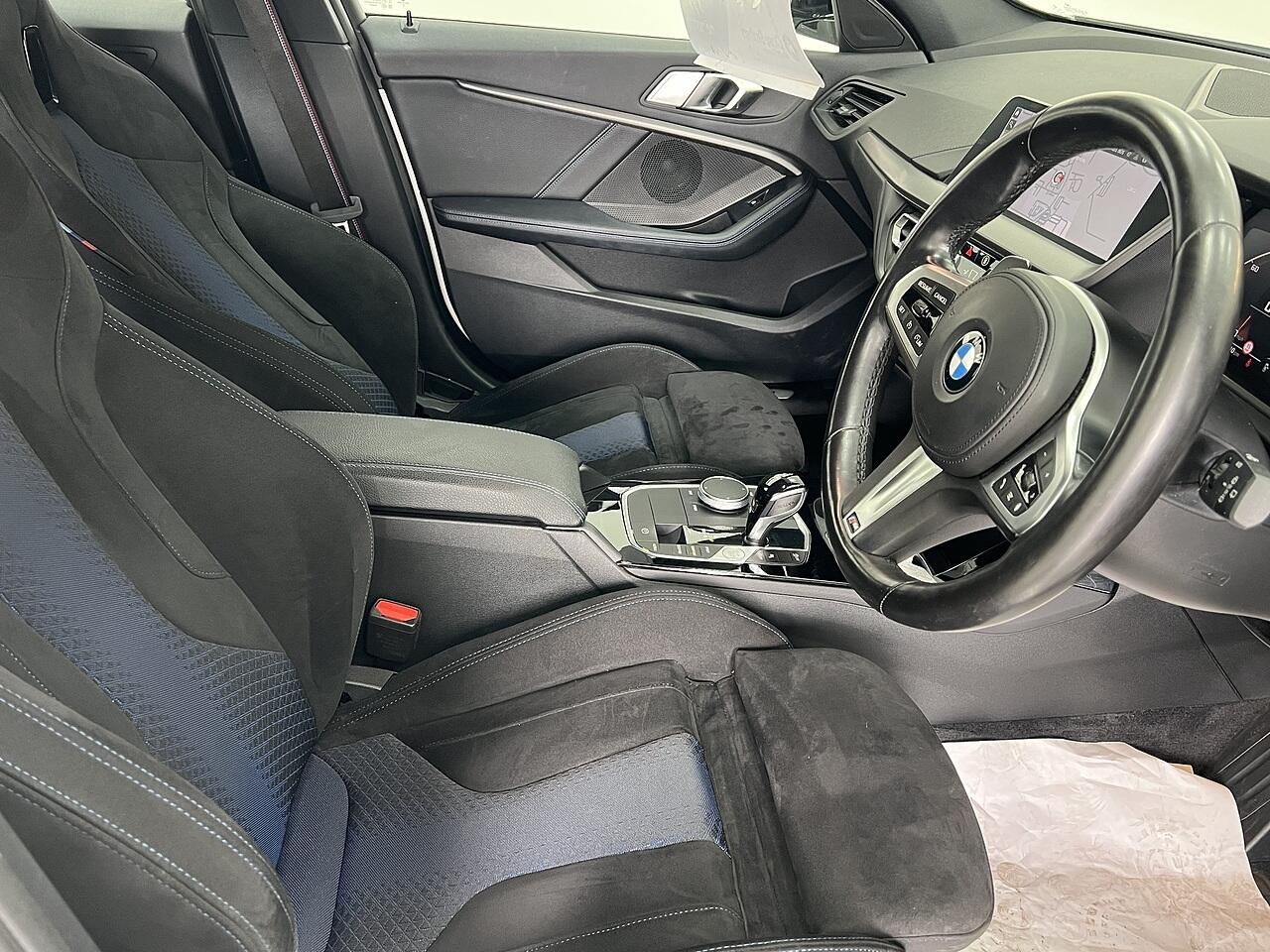 BMW 1 Series view 8