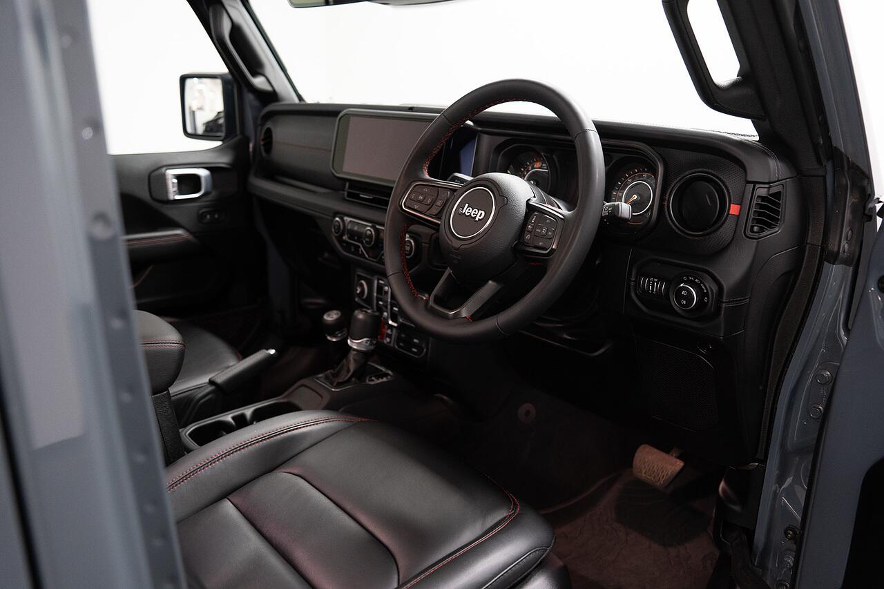 Jeep Wrangler view 5