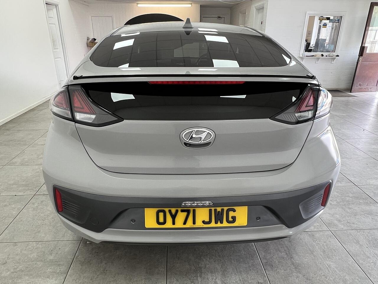 Hyundai Ioniq view 4