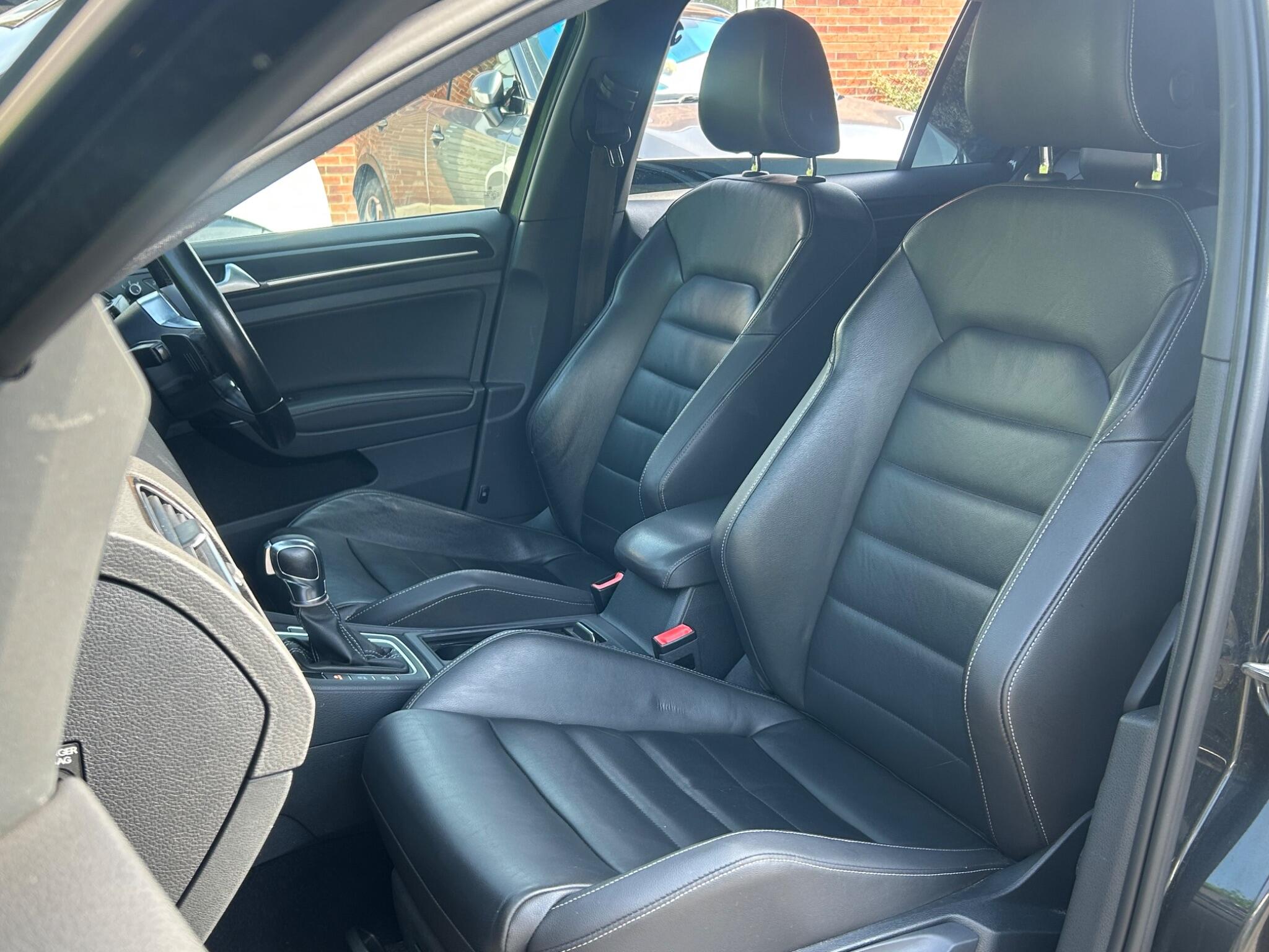 Volkswagen Golf view 50