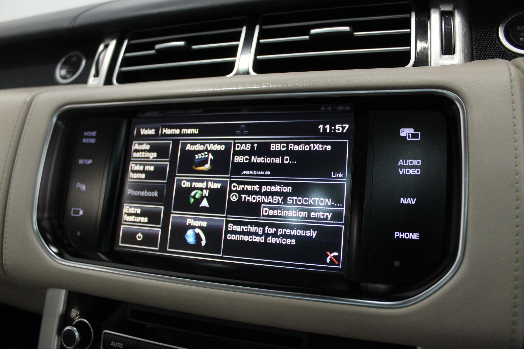 Land Rover Range Rover view 44