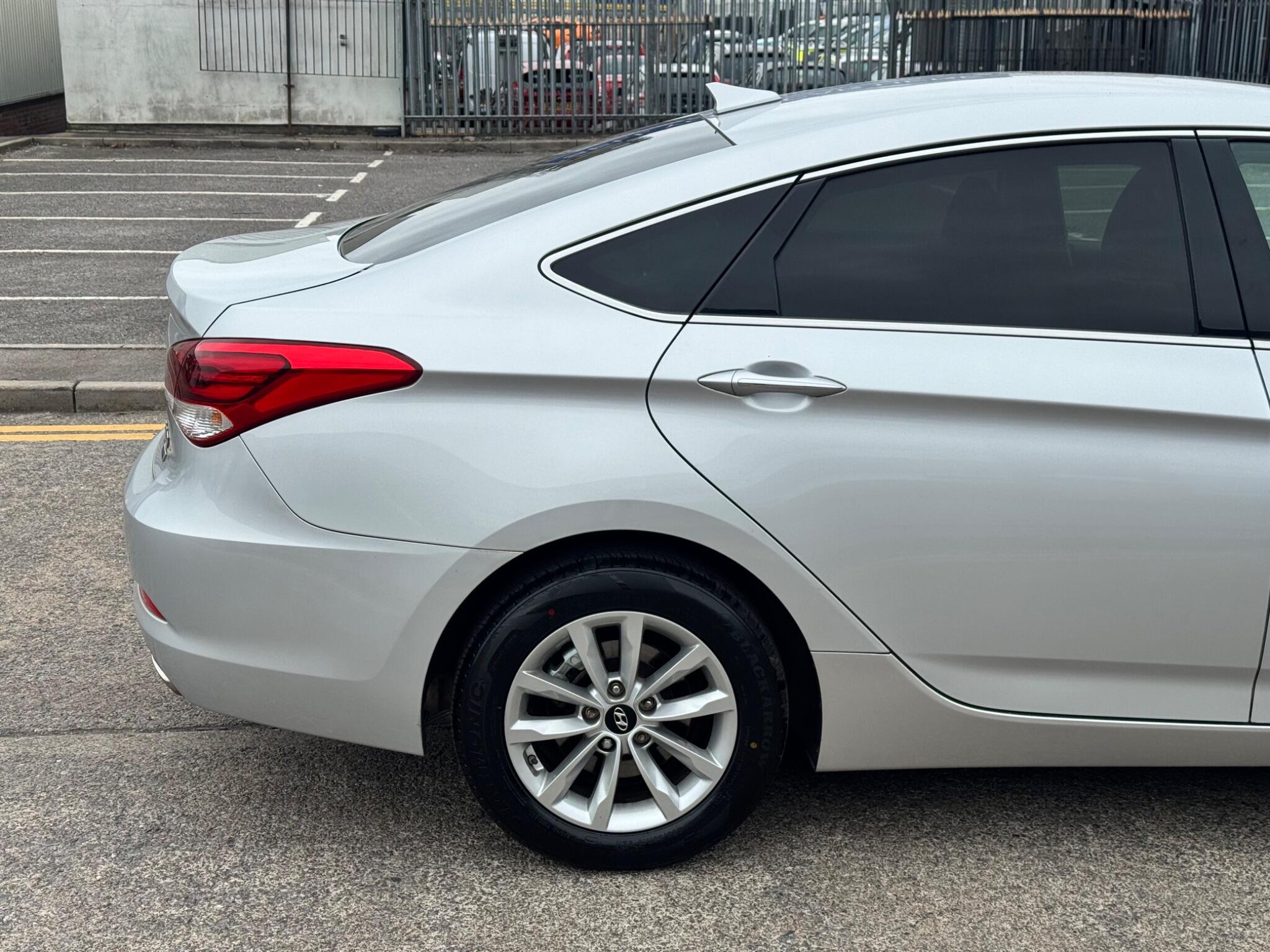 Hyundai i40 view 34