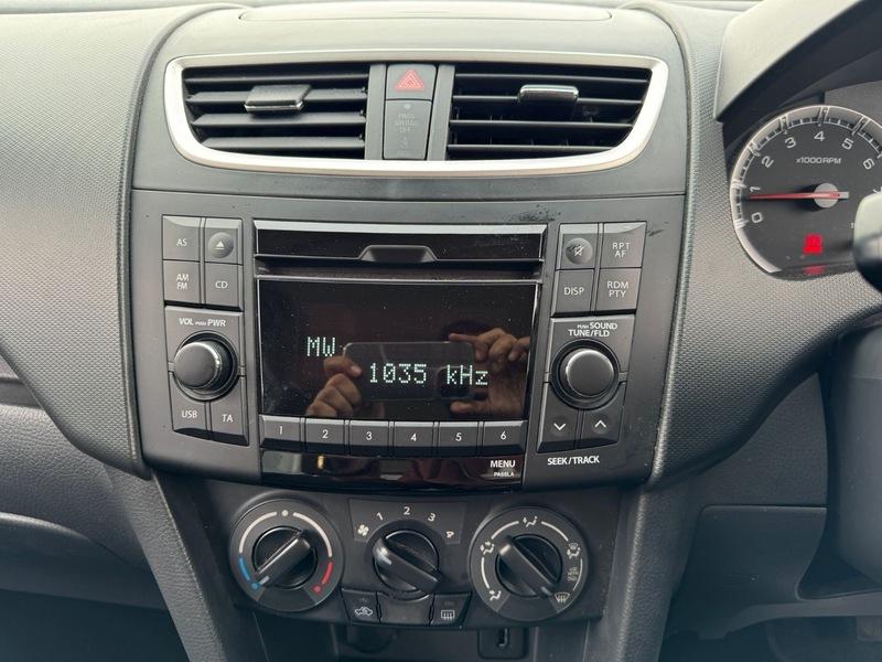 2013 Suzuki Swift image 18