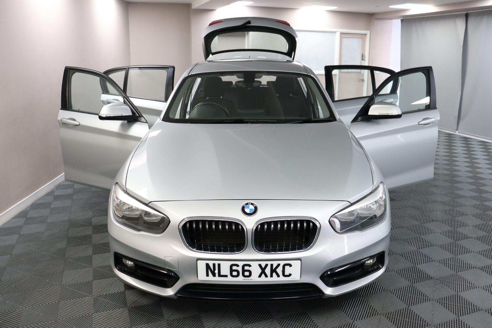 BMW 1 Series view 7