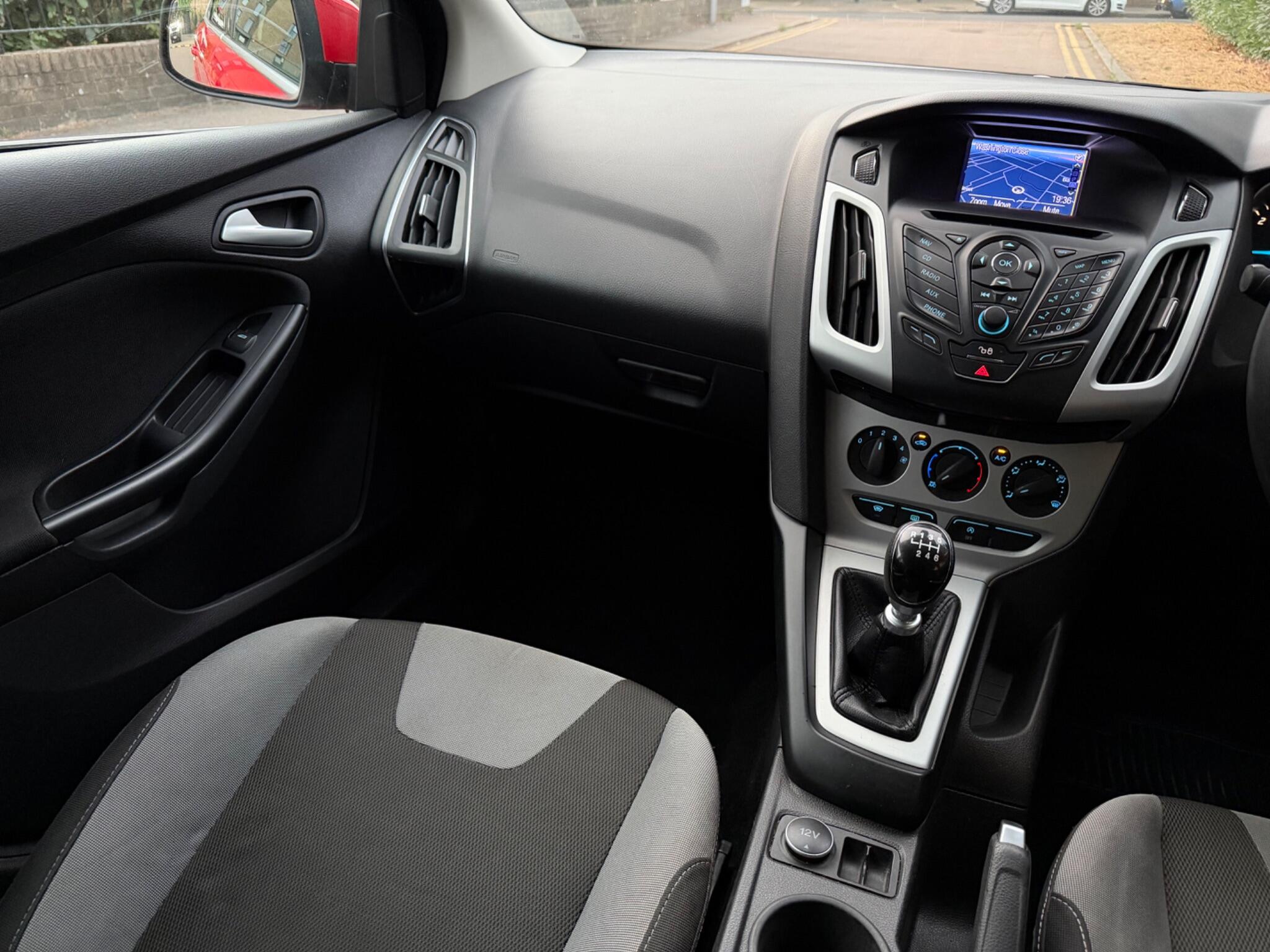 Ford Focus view 17