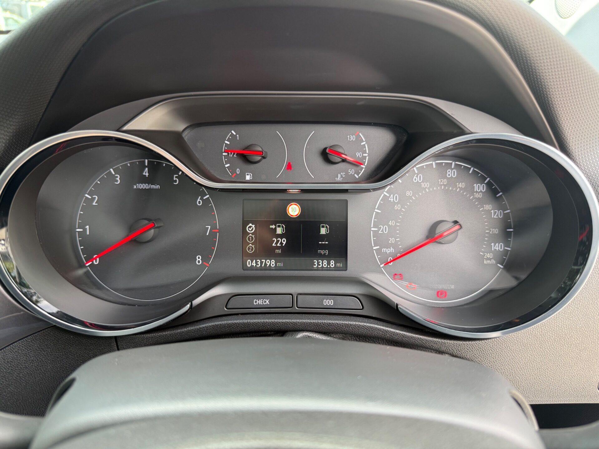 Vauxhall Crossland X view 31