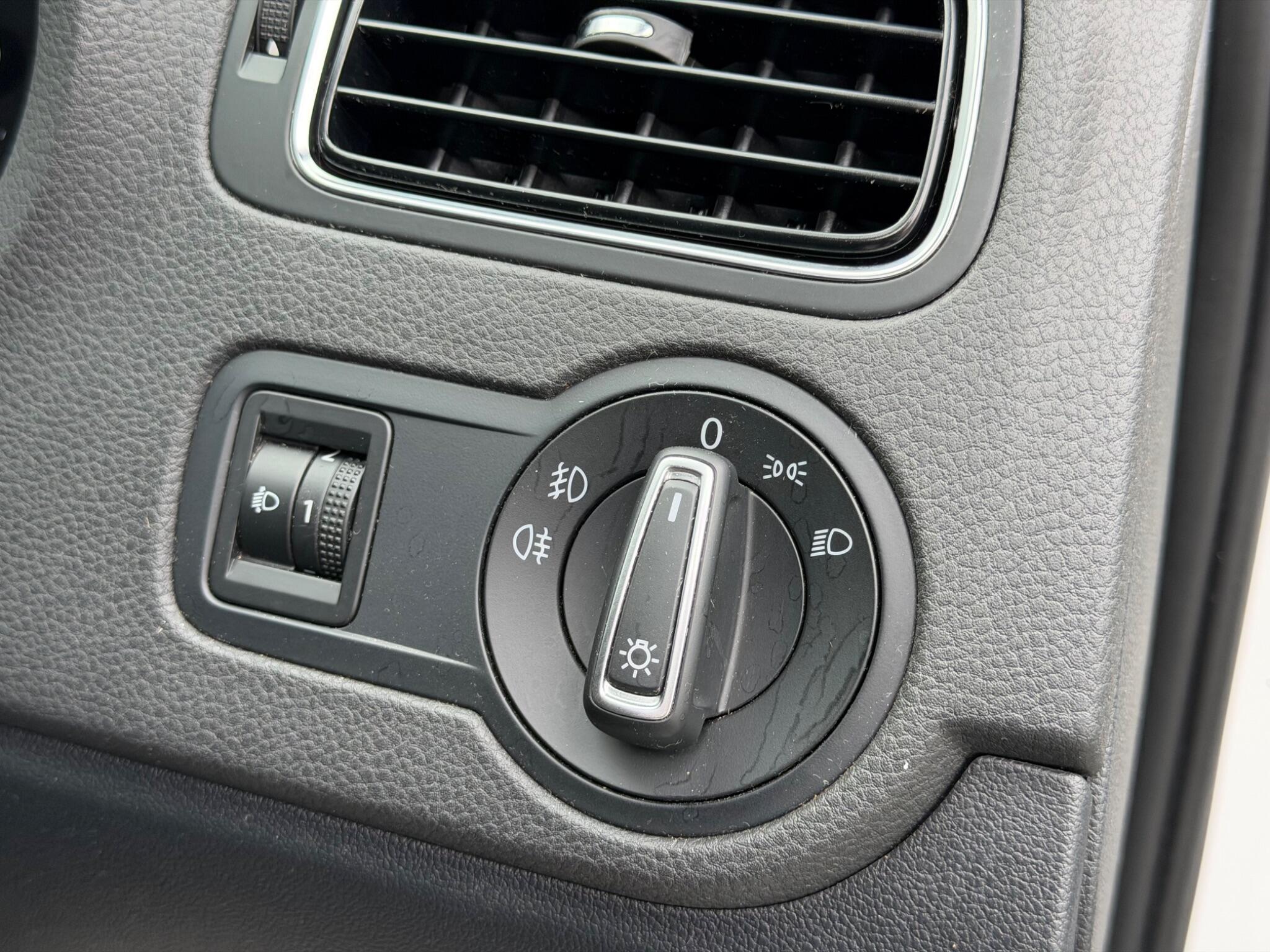 Volkswagen Polo view 24