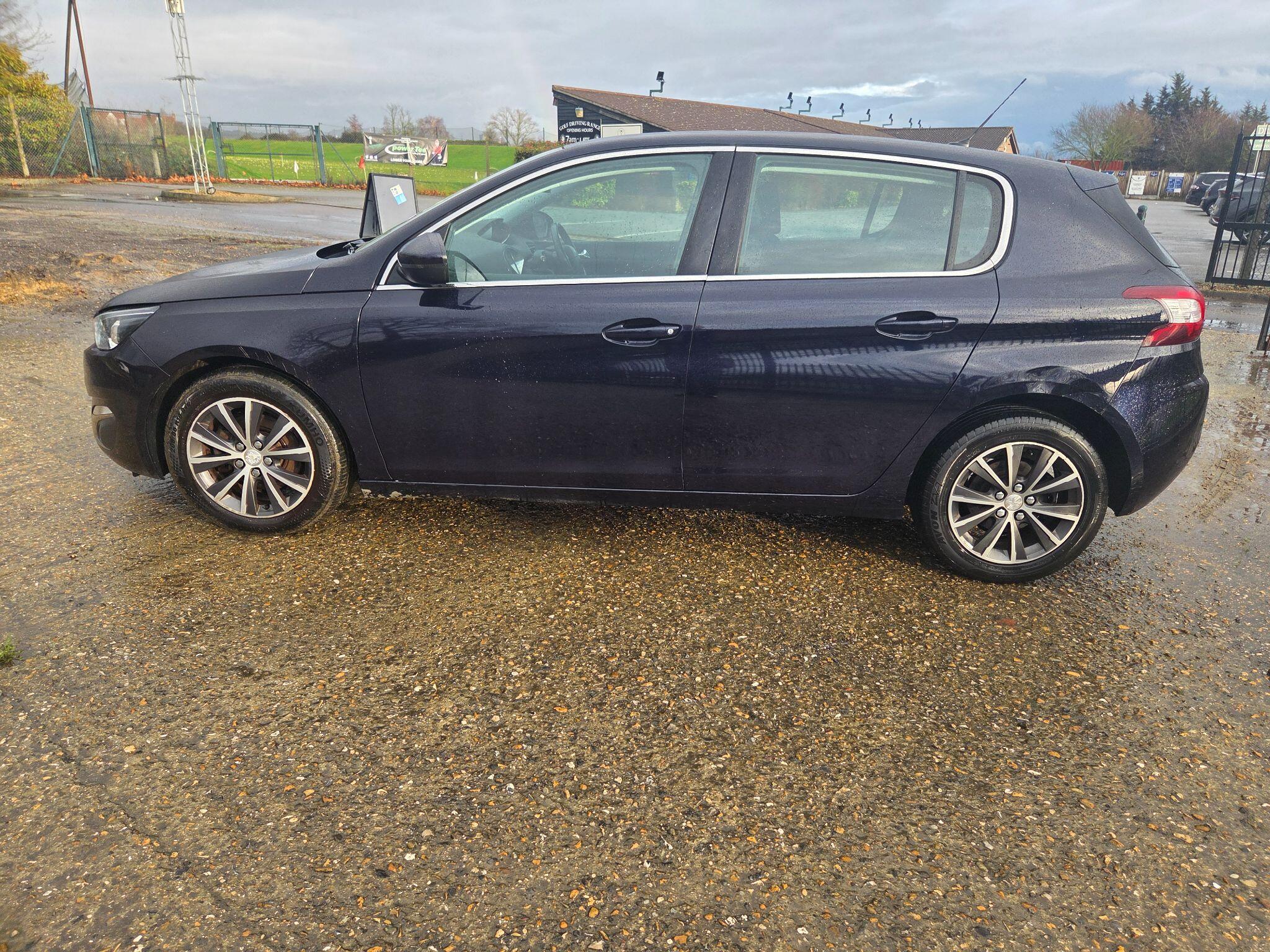 Peugeot 308 view 8