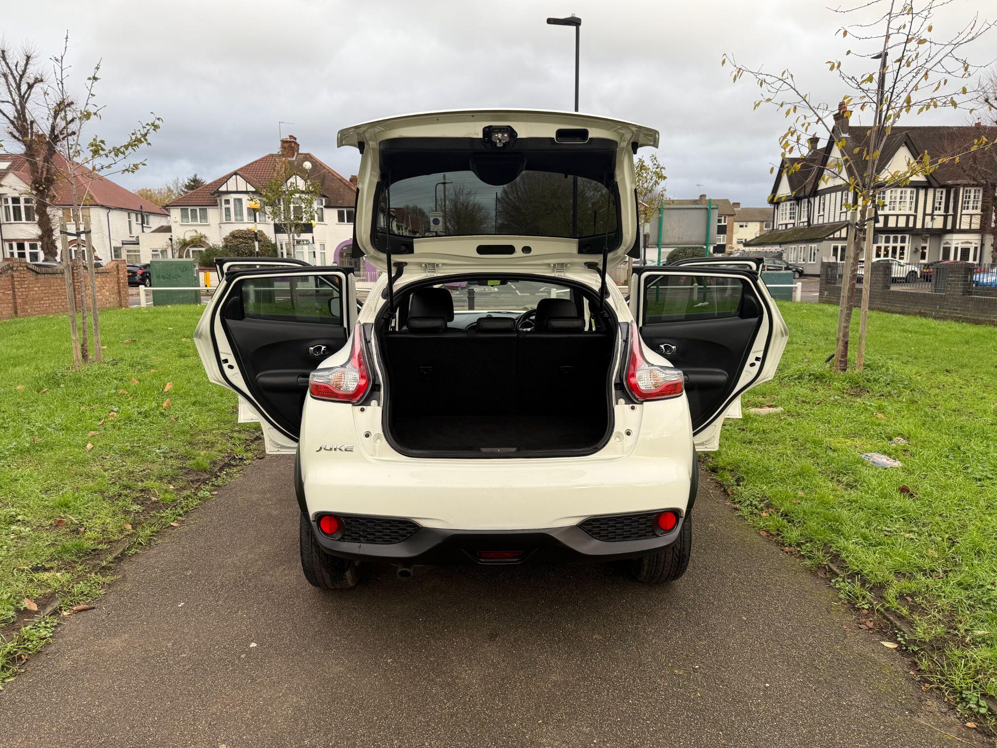 2017 Nissan Juke image 28