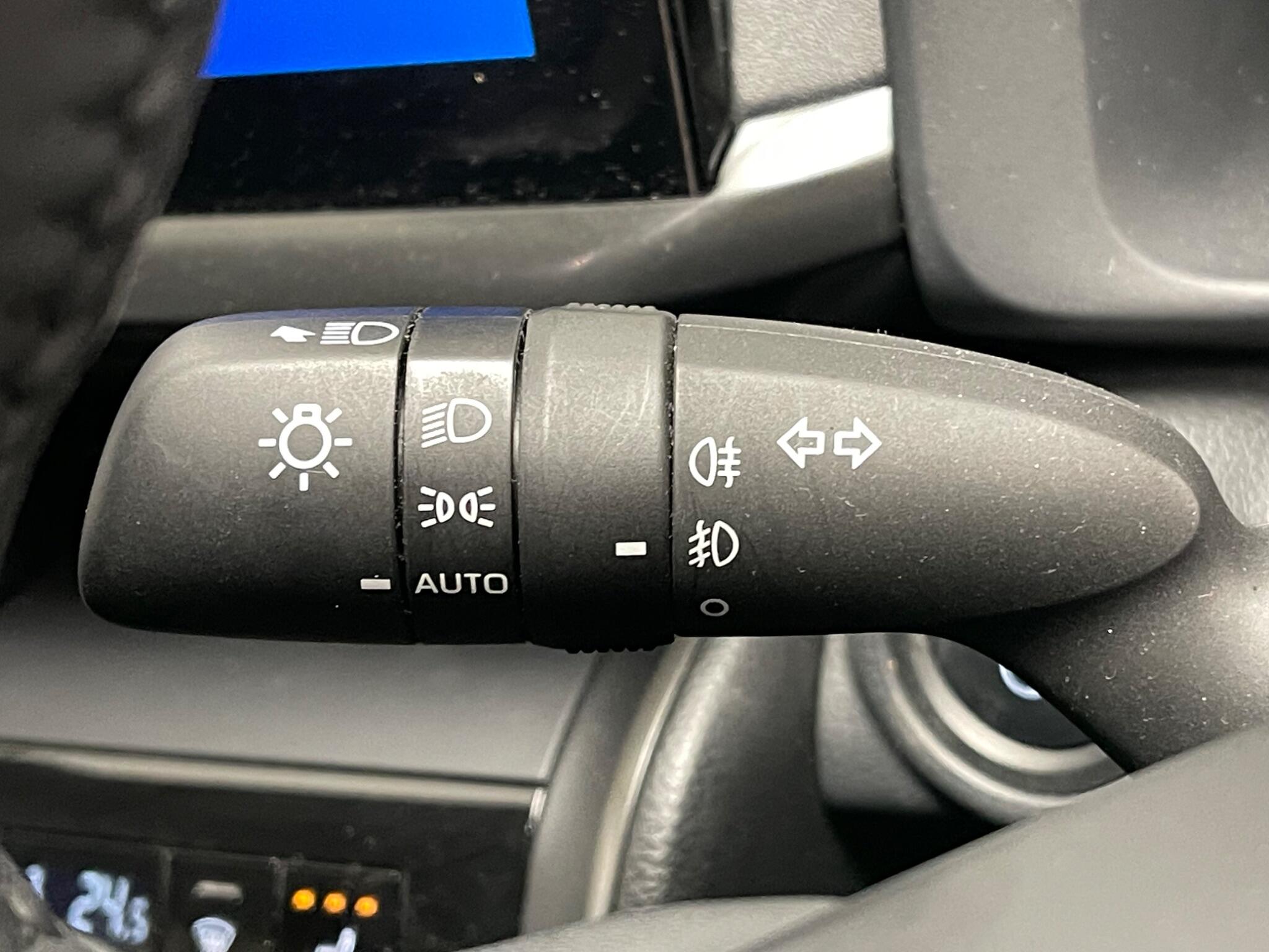 Toyota C-HR view 17