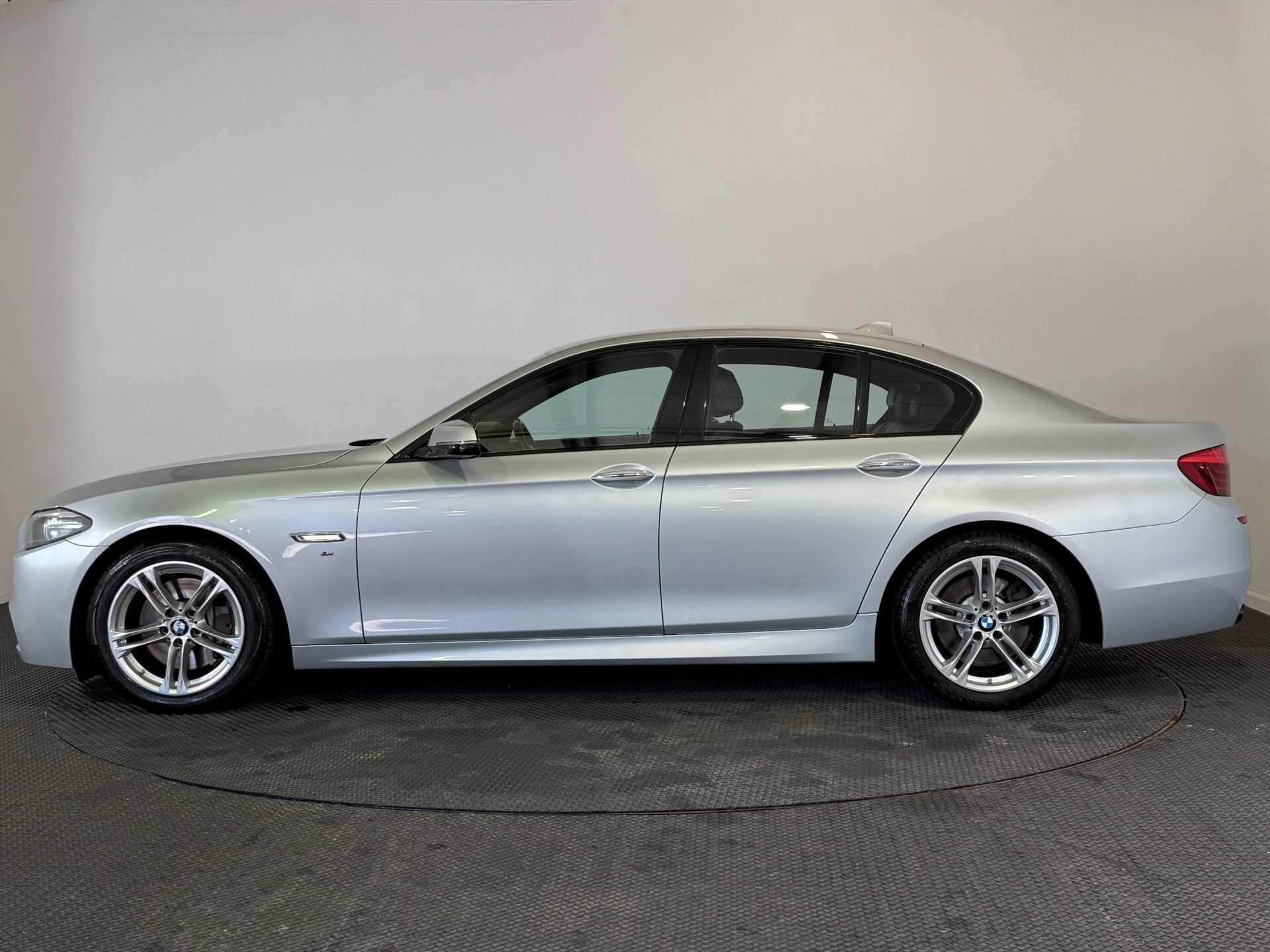 BMW 5 Series view 4