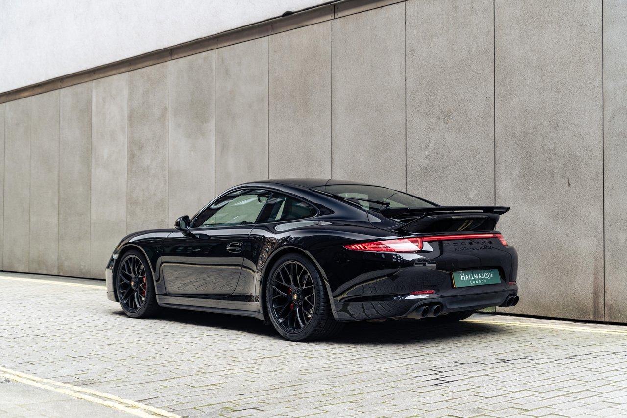 Porsche 911 view 2