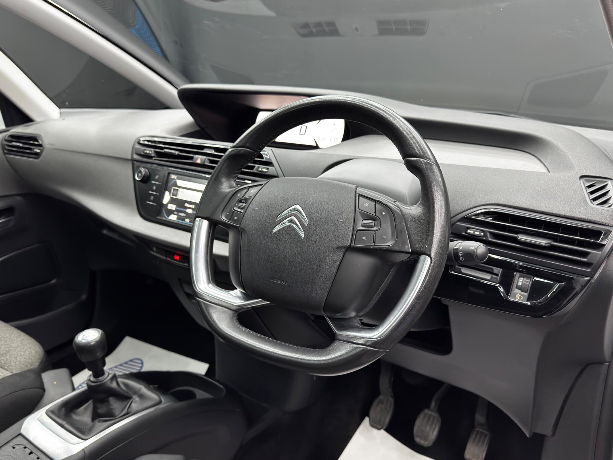 Citroen C4 Picasso view 9