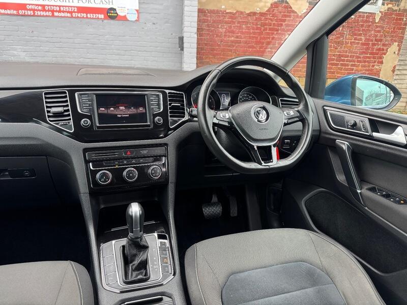 Volkswagen Golf SV view 10
