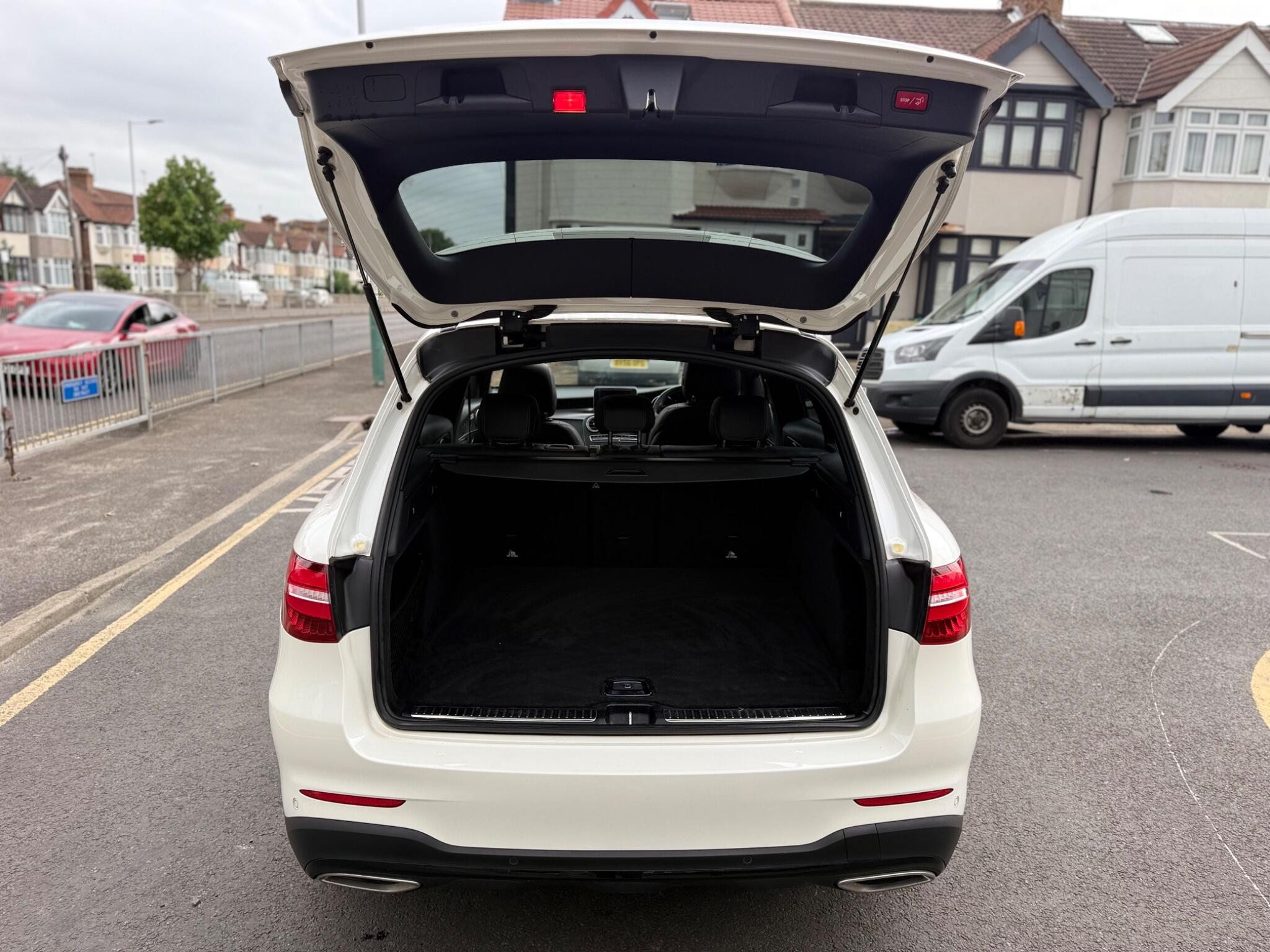 Mercedes-Benz GLC view 28