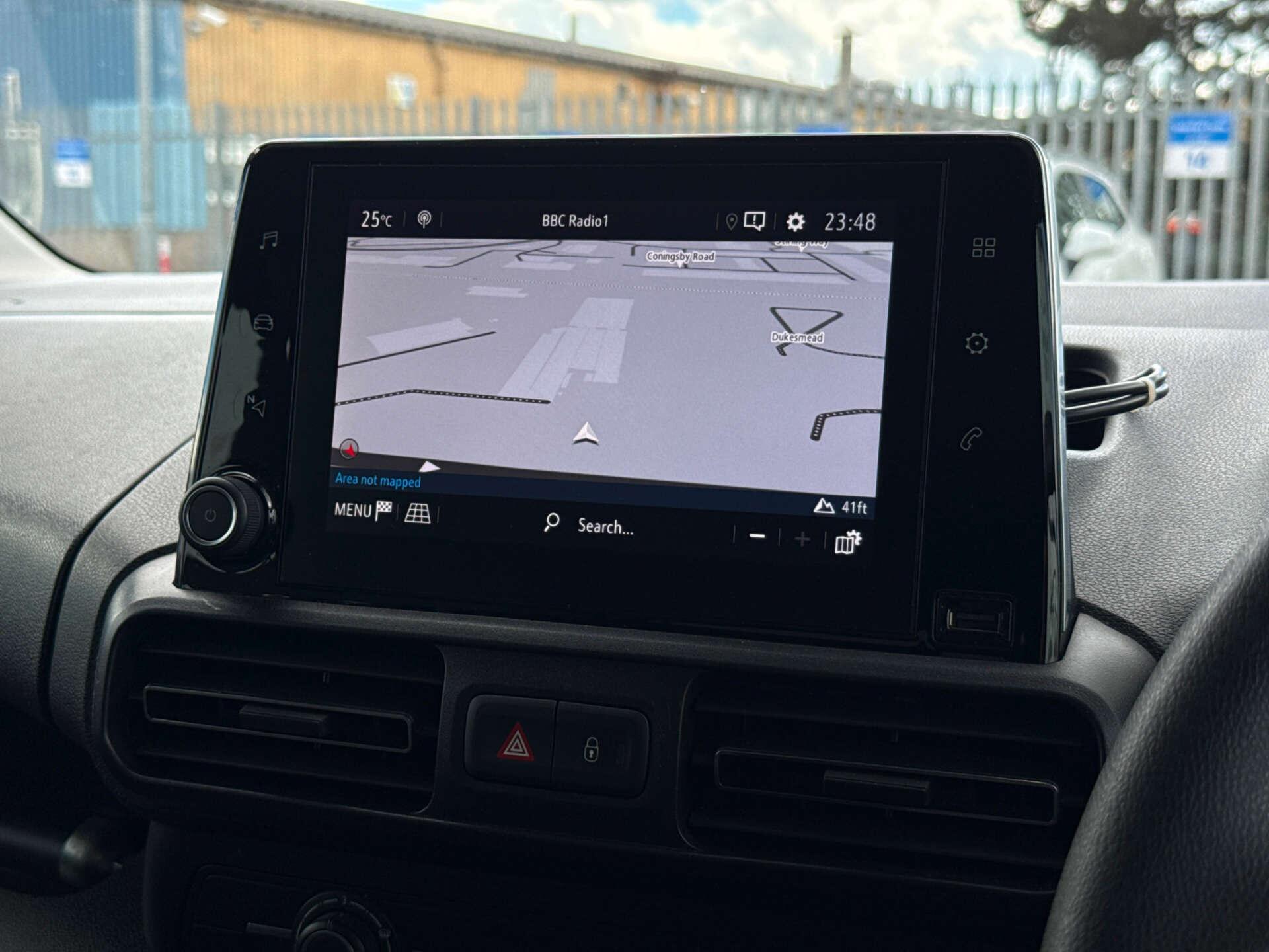 Vauxhall Combo Life view 17