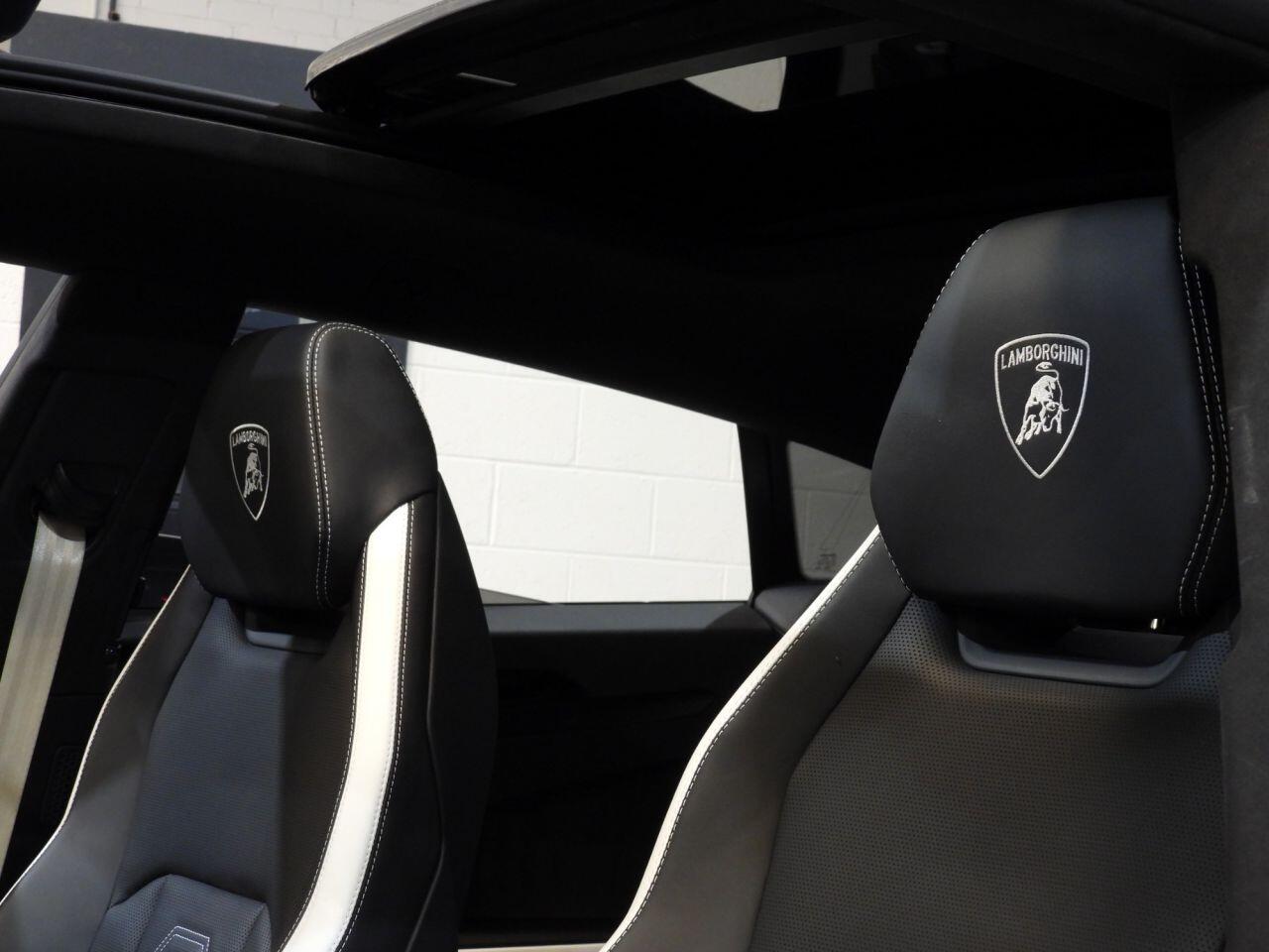 Lamborghini Urus view 23