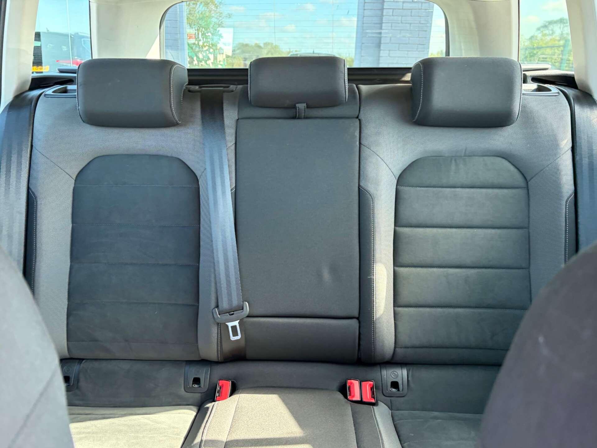 Volkswagen Golf view 30