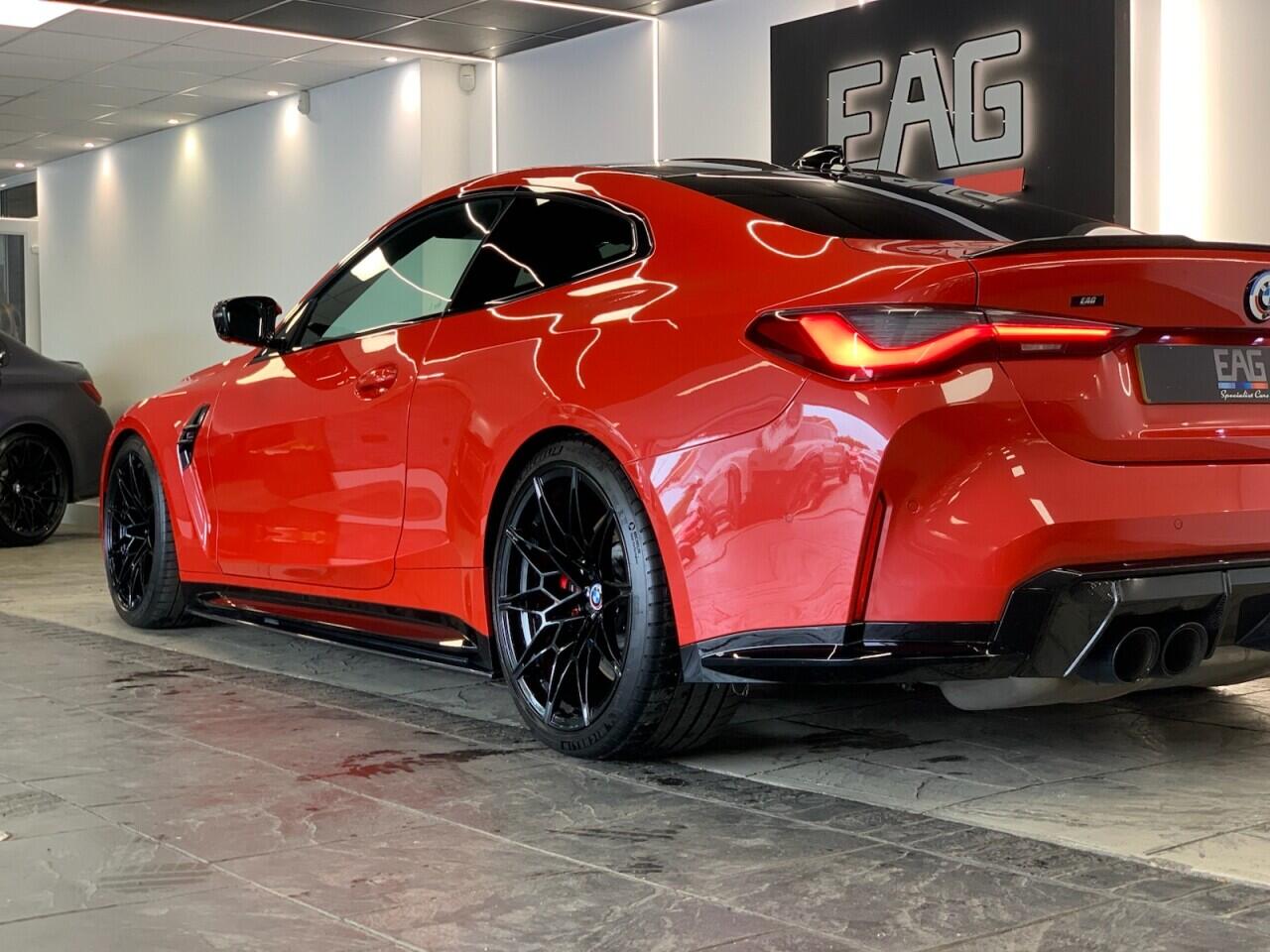 BMW M4 view 7