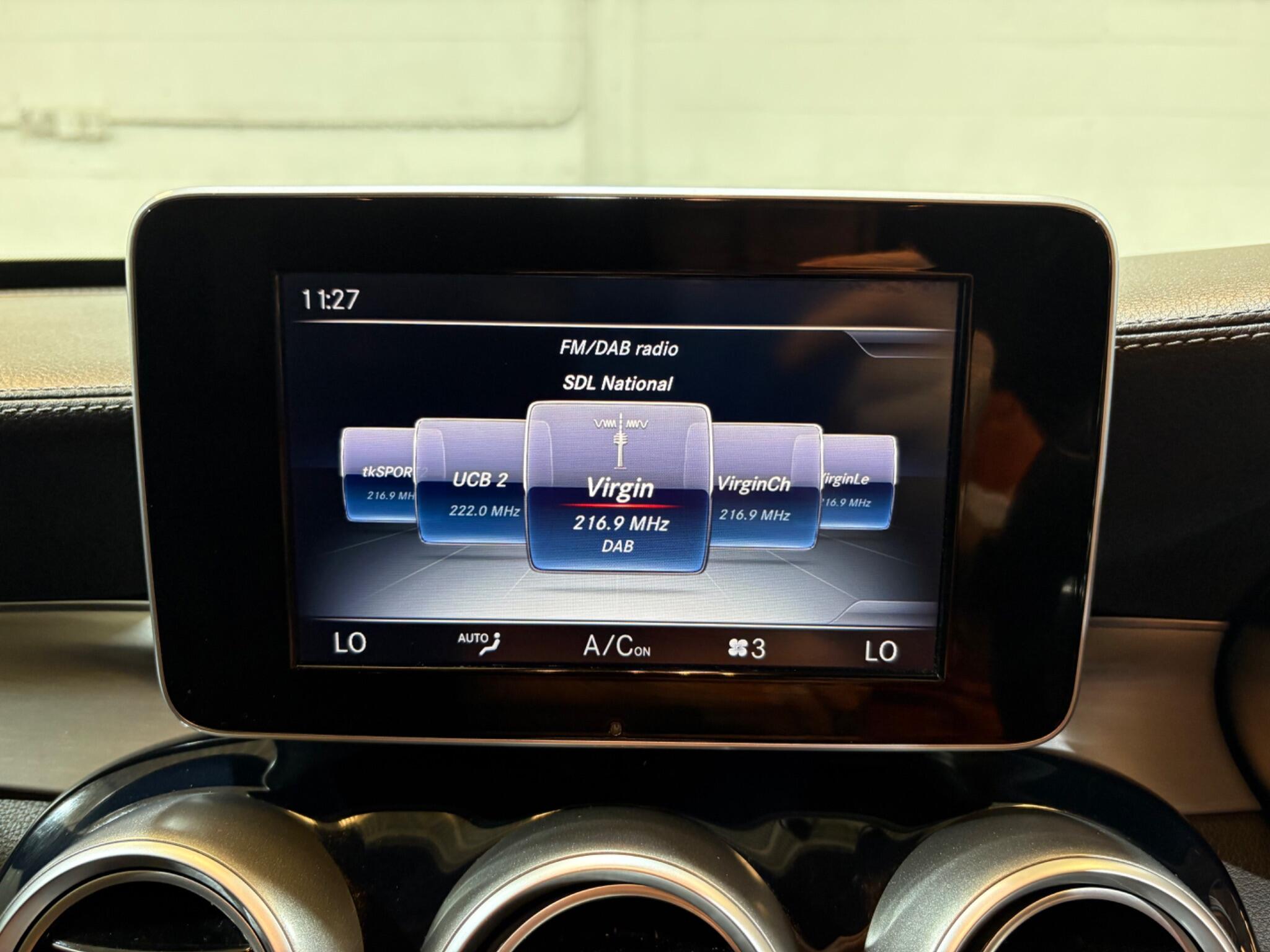 Mercedes-Benz C Class view 27